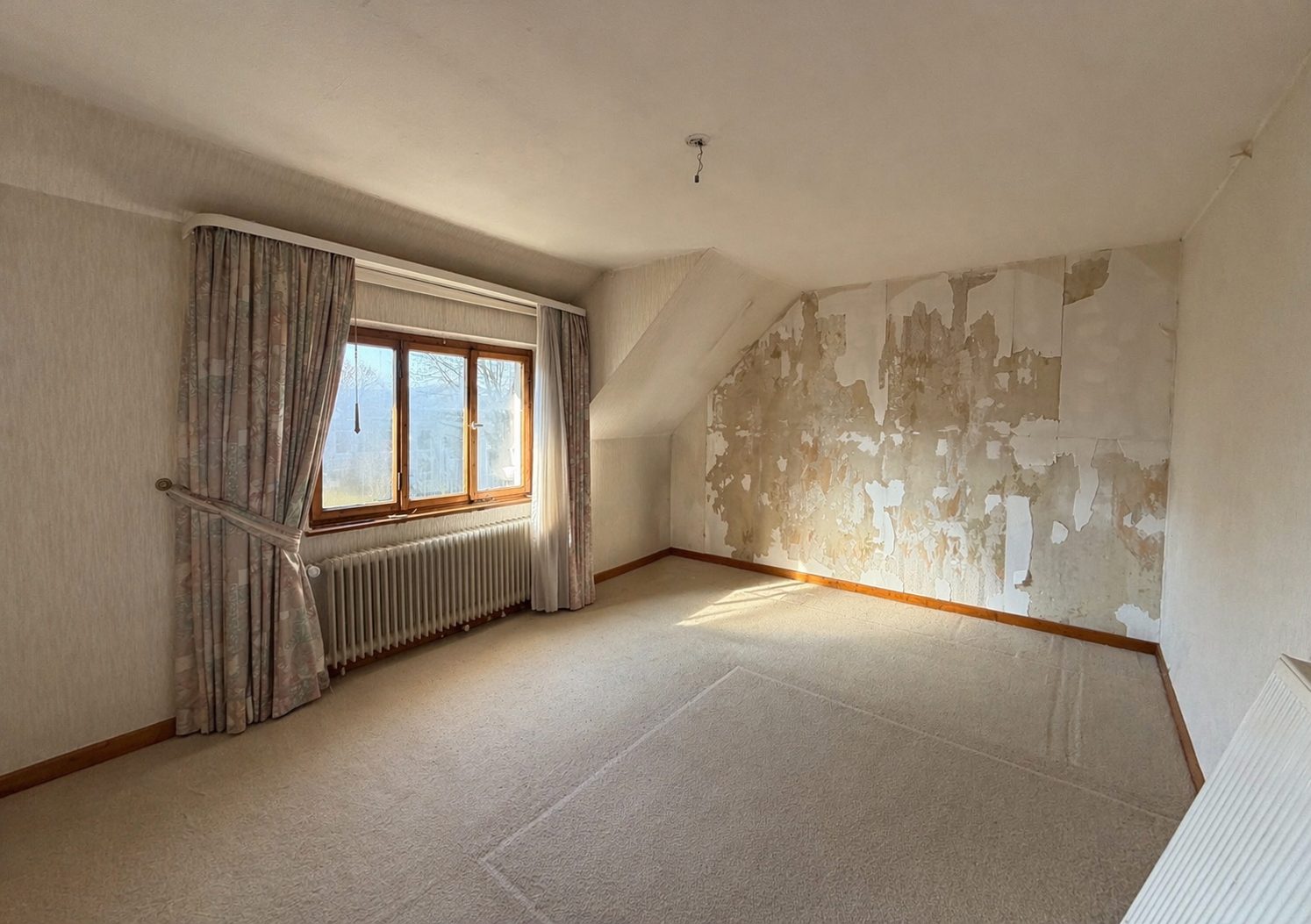 Immobilienangebot - Rheinbreitbach - Haus - Sanierungsprojekt mit Potenzial und großzügiger Terrasse