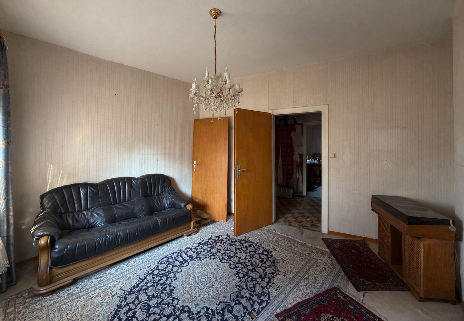 Immobilienangebot - Rheinbreitbach - Haus - Sanierungsprojekt mit Potenzial und großzügiger Terrasse