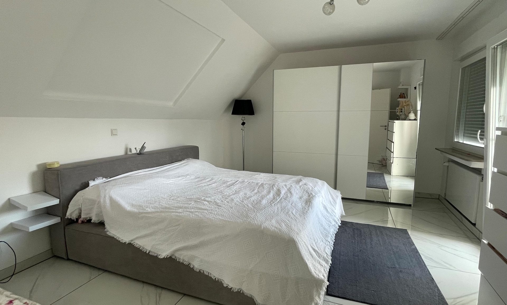 Immobilienangebot - Troisdorf / Sieglar - Haus - Frisch modernisiert und bezugsbereit!