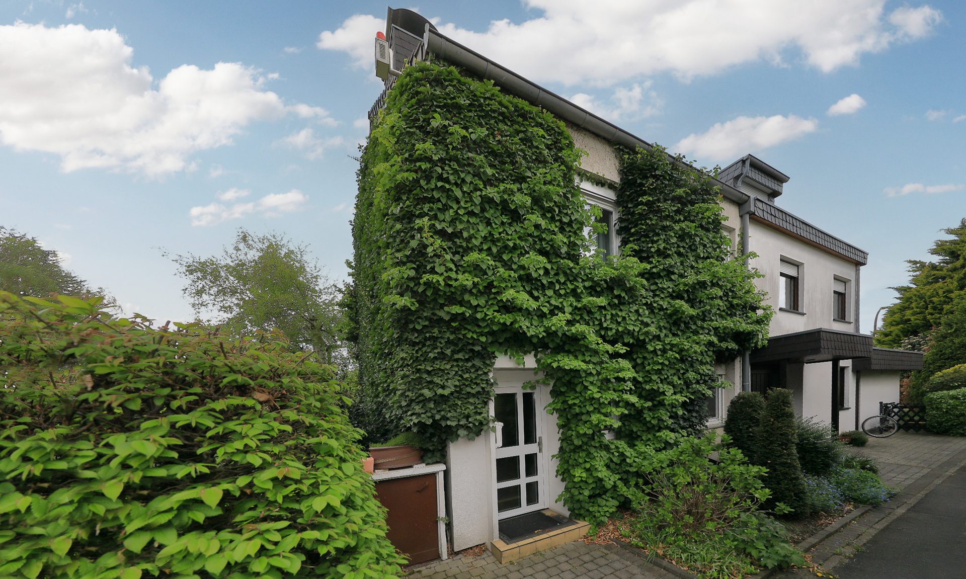 Immobilienangebot - Köln / Widdersdorf - Haus - Familienfreundliche Haushälfte mit schönem Garten
