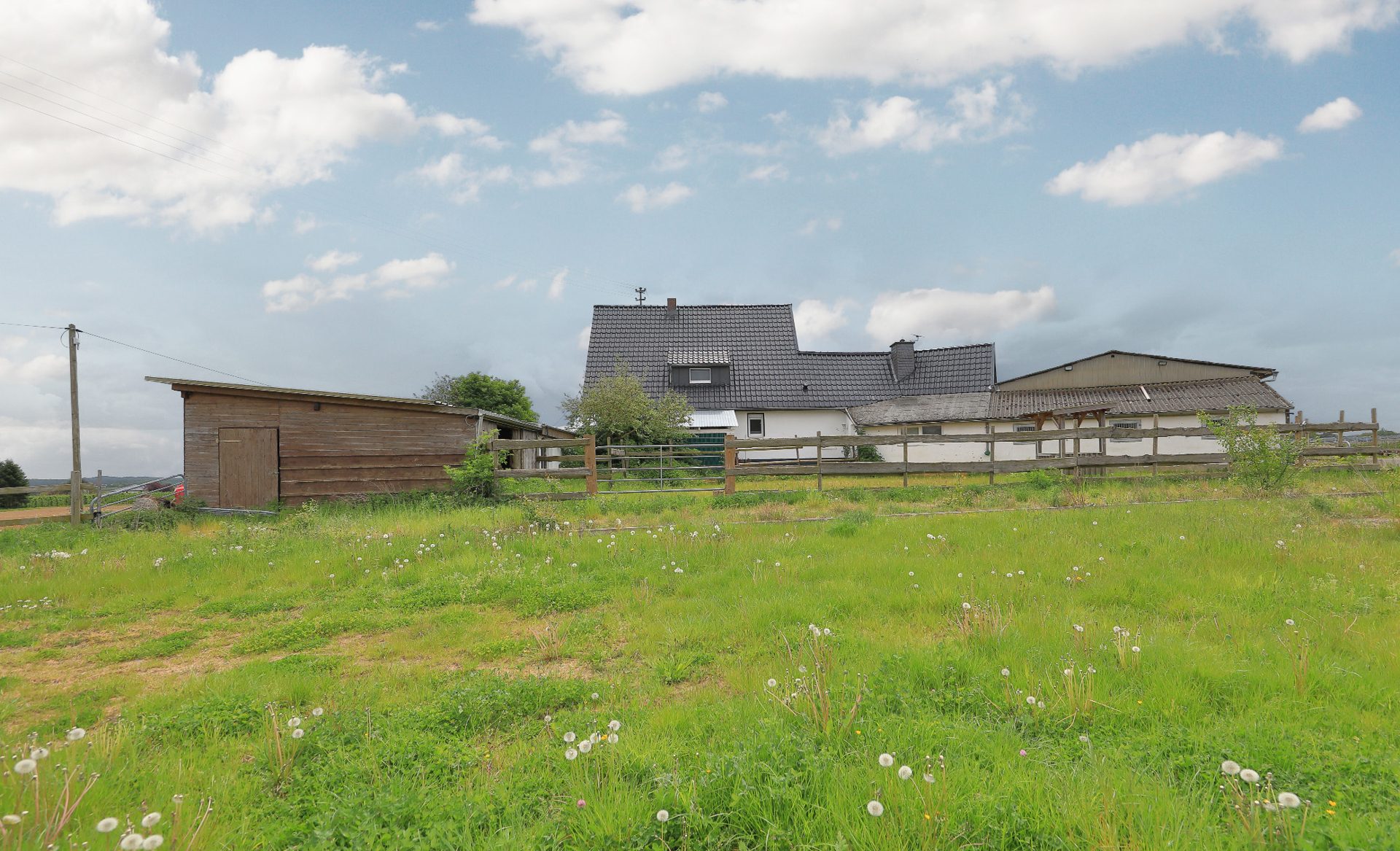 Immobilienangebot - Wachtberg / Werthhoven - Haus - Einfamilienhaus mit eigenem Pferdestall