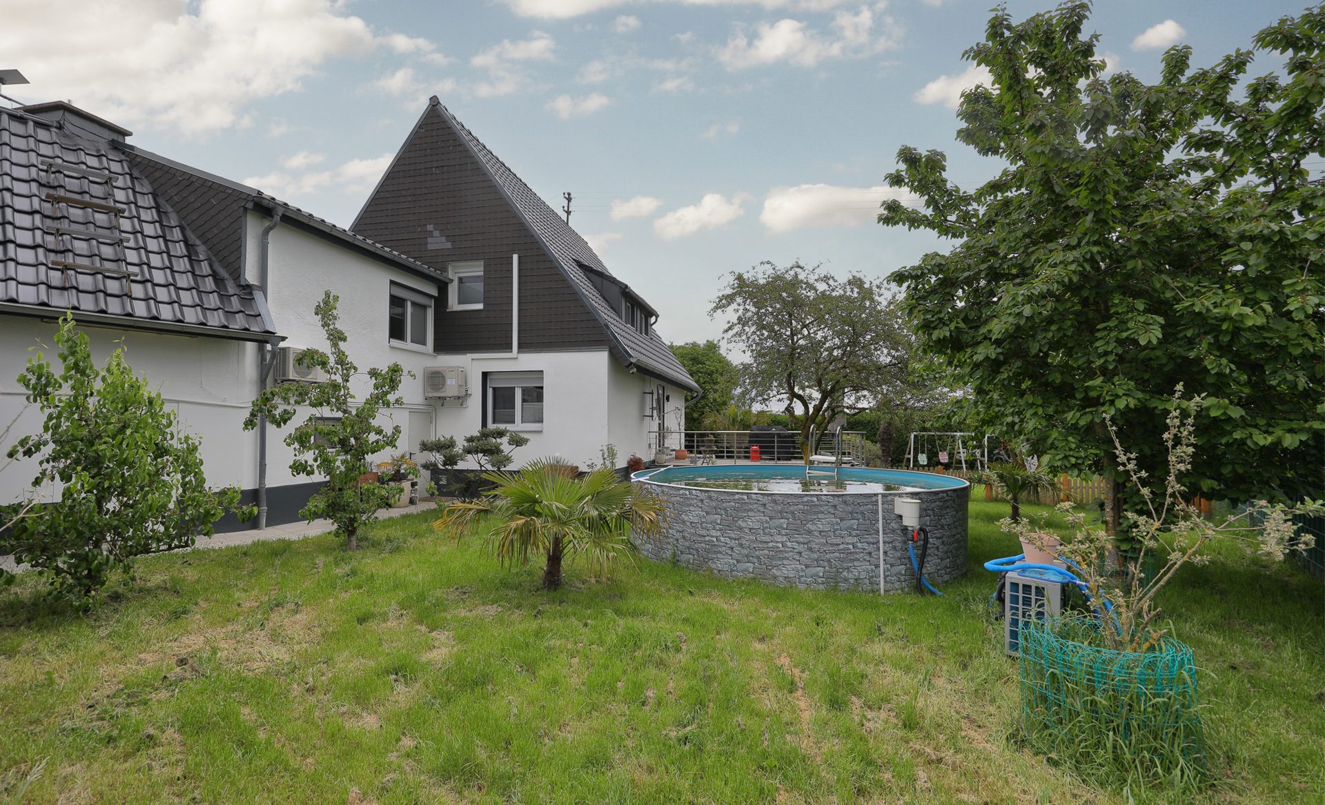 Immobilienangebot - Wachtberg / Werthhoven - Haus - Einfamilienhaus mit eigenem Pferdestall