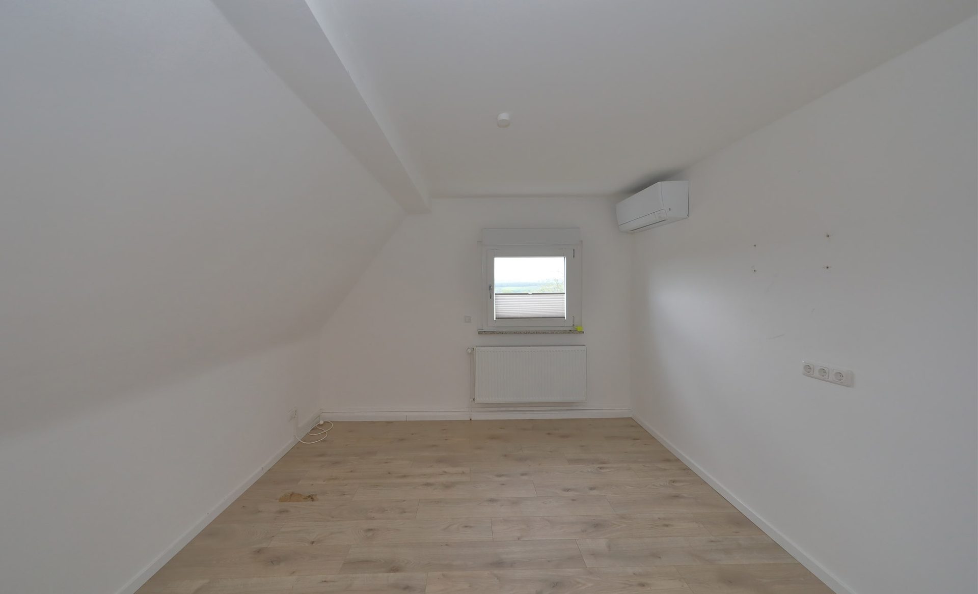Immobilienangebot - Wachtberg / Werthhoven - Haus - Einfamilienhaus mit eigenem Pferdestall