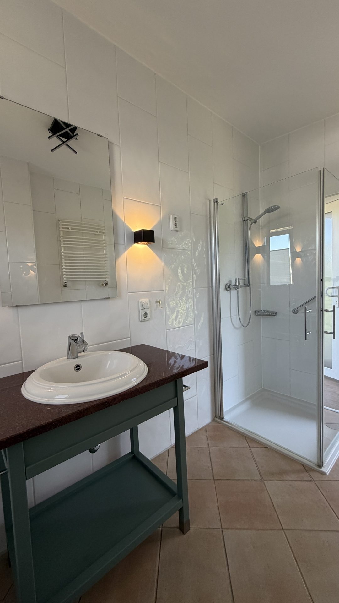 Immobilienangebot - Bergisch-Gladbach - Wohnung - Bezugsfreie Penthouse-Wohnung mit Terrasse und Tiefgaragen-Stellplatz!
