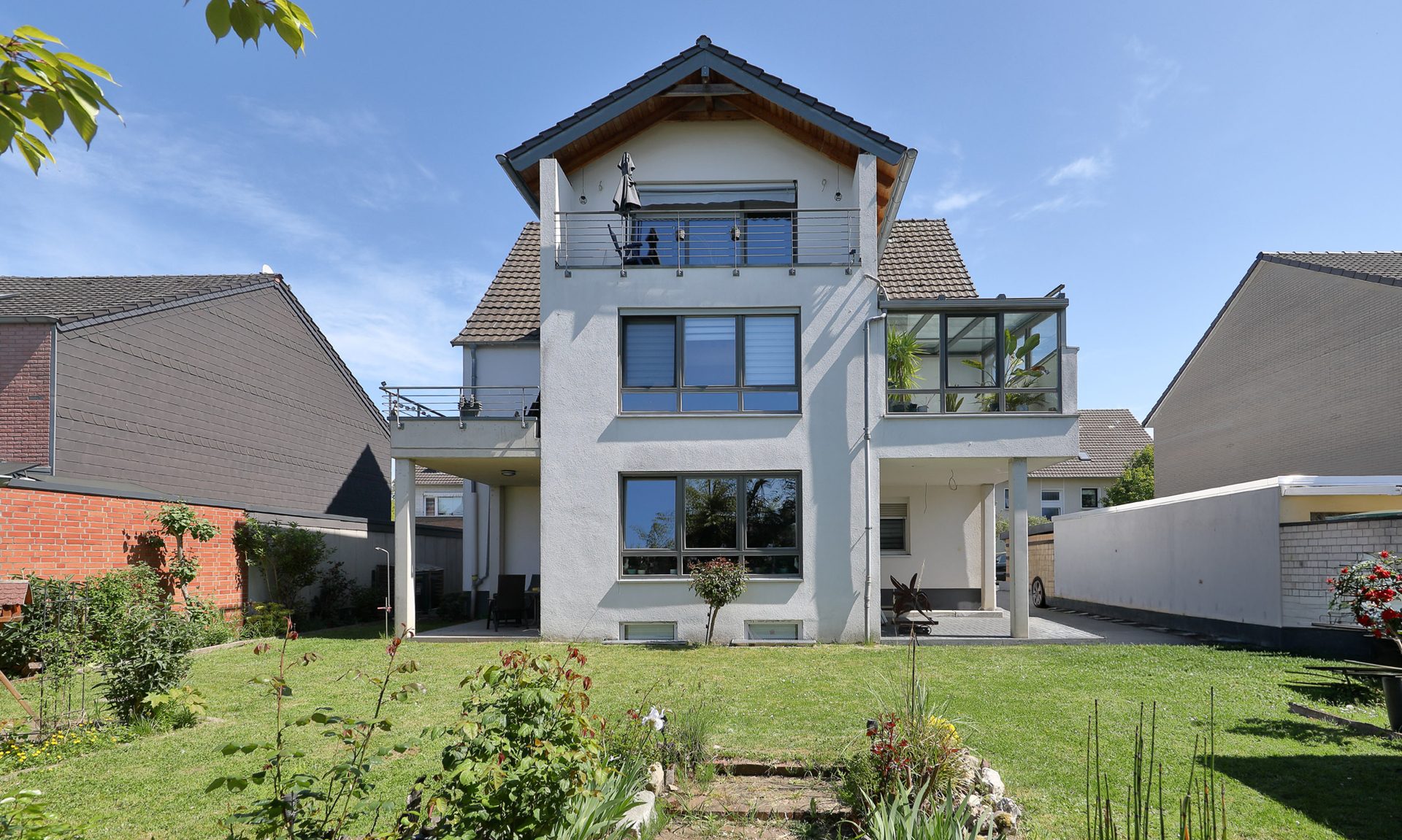 Immobilienangebot - Köln / Wahnheide - Haus - MFH mit echter Mietreserve!
