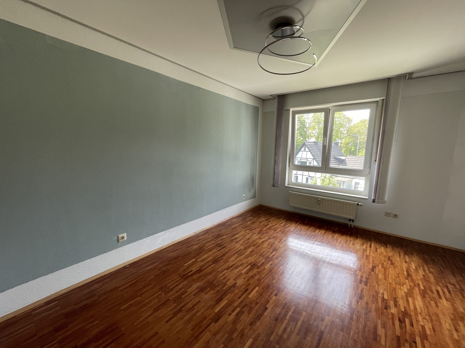 Immobilienangebot - Leverkusen - Wohnung - Moderne und gepflegte Maisonette-Wohnung mit eigenem Garten