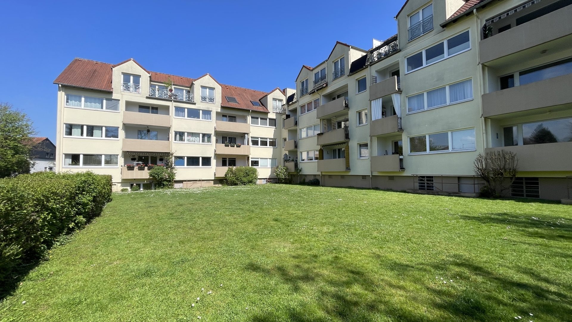 Immobilienangebot - Bergisch Gladbach / Refrath - Wohnung - Investition mit Steigerungspotential!
