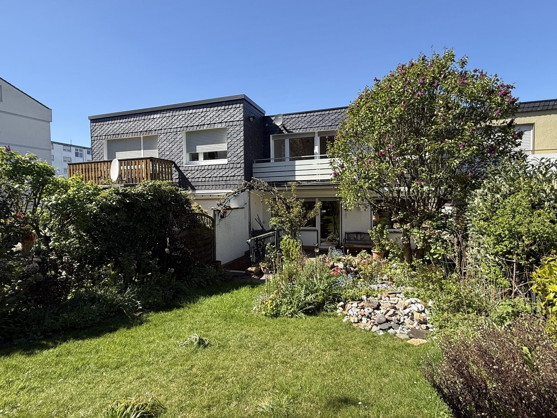 Immobilienangebot - Wermelskirchen - Haus - Klassische Substanz, hochwertig erhalten.