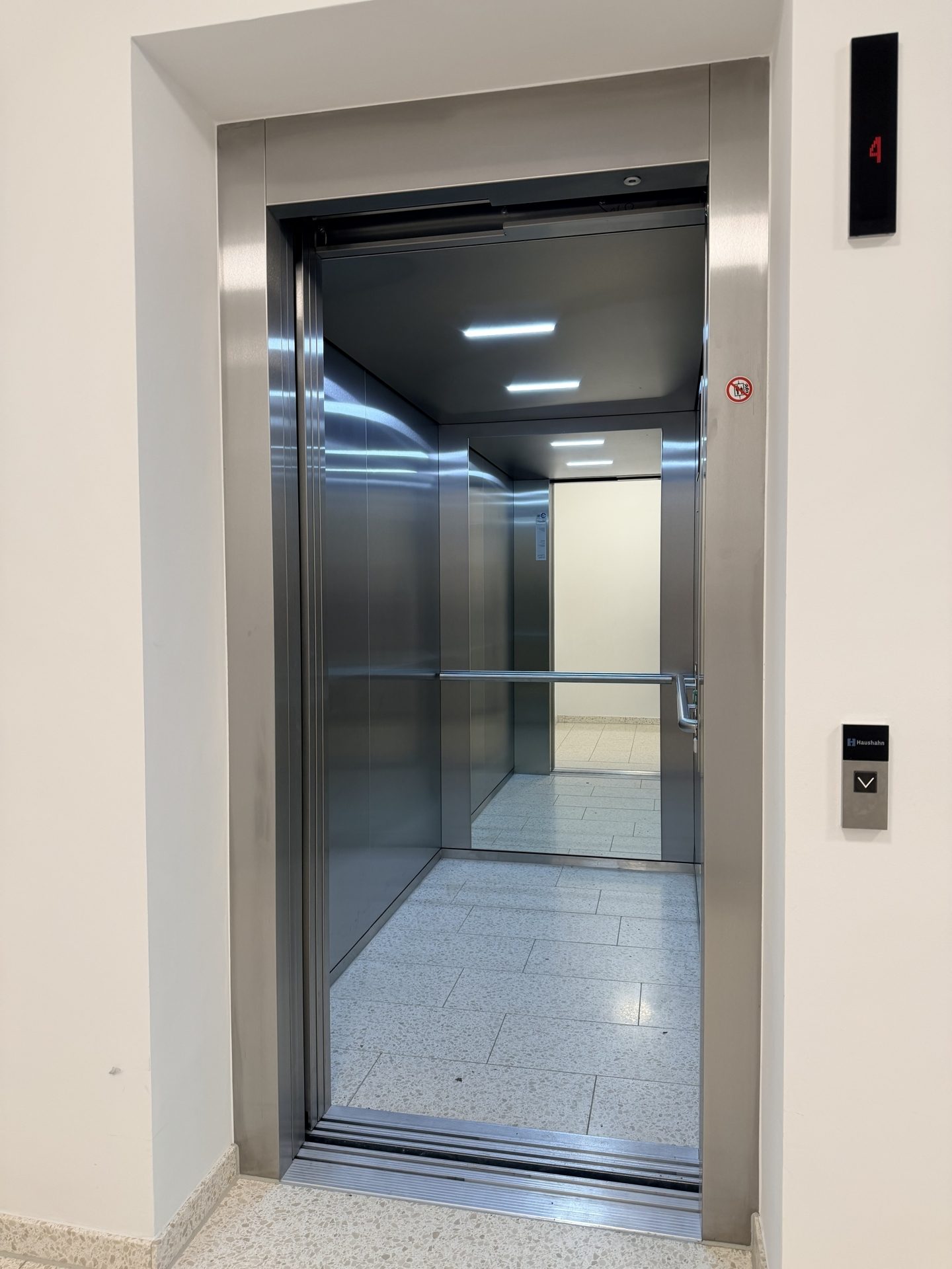 Immobilienangebot - Bonn - Wohnung - Einmalige Gelegenheit: Exklusive 2-Zimmer-Wohnung im Herzen der Stadt