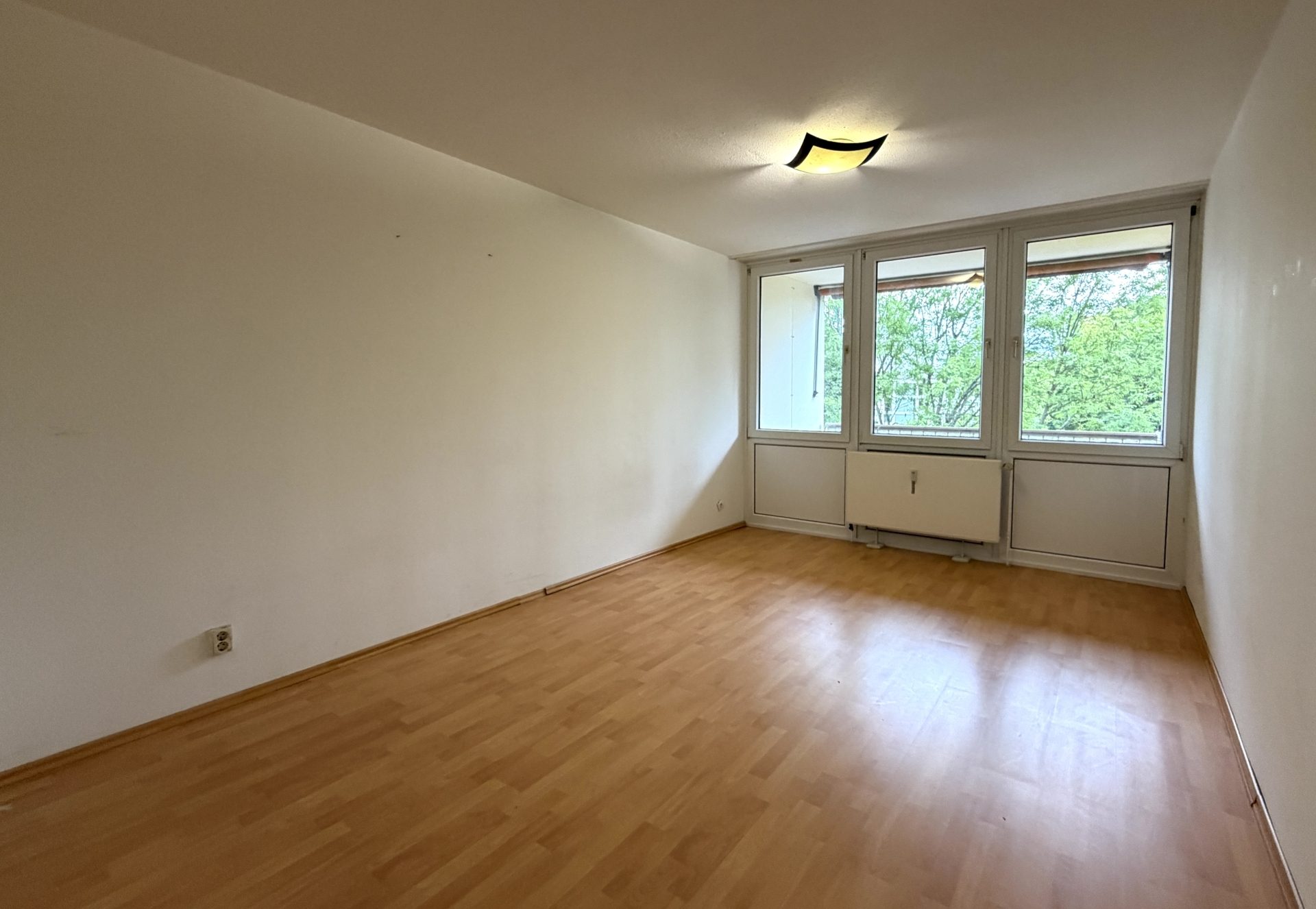 Immobilienangebot - Bonn / Hochkreuz - Wohnung - Attraktive 2-Zimmer-Wohnung mit Balkon und Aufzug in Bonn-Hochkreuz