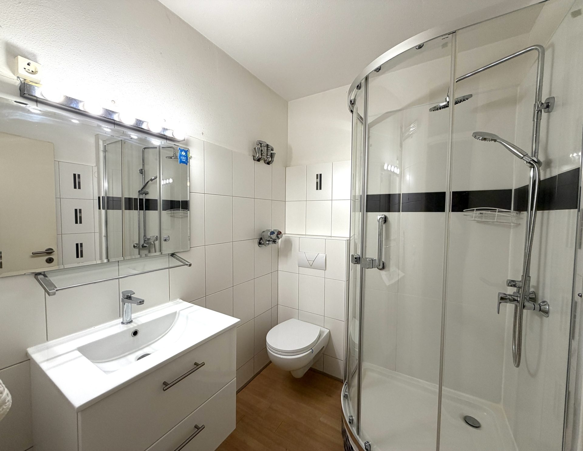 Immobilienangebot - Bonn / Hochkreuz - Wohnung - Attraktive 2-Zimmer-Wohnung mit Balkon und Aufzug in Bonn-Hochkreuz
