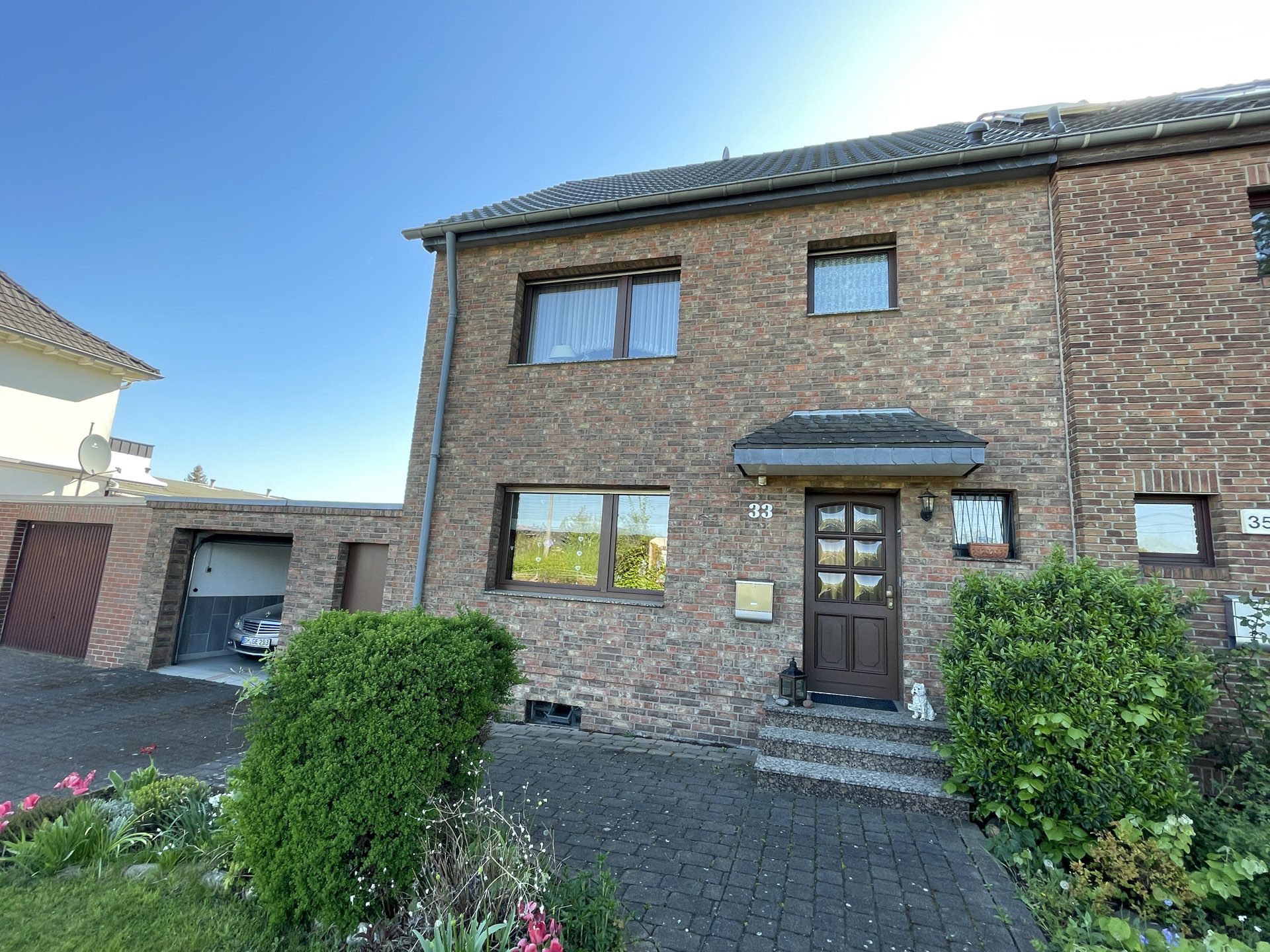 Immobilienangebot - Hürth - Haus - Familienfreundliche Doppelhaushälfte mit sonnigem Grundstück