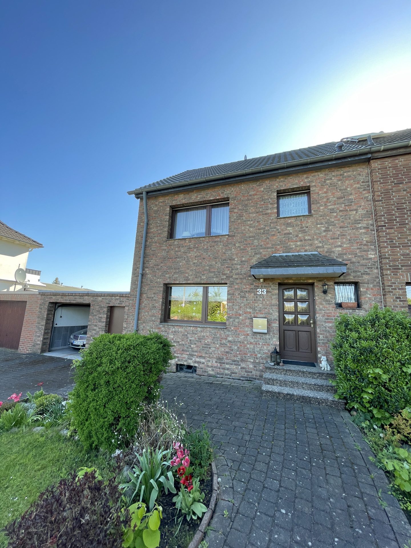 Immobilienangebot - Hürth - Haus - Familienfreundliche Doppelhaushälfte mit sonnigem Grundstück