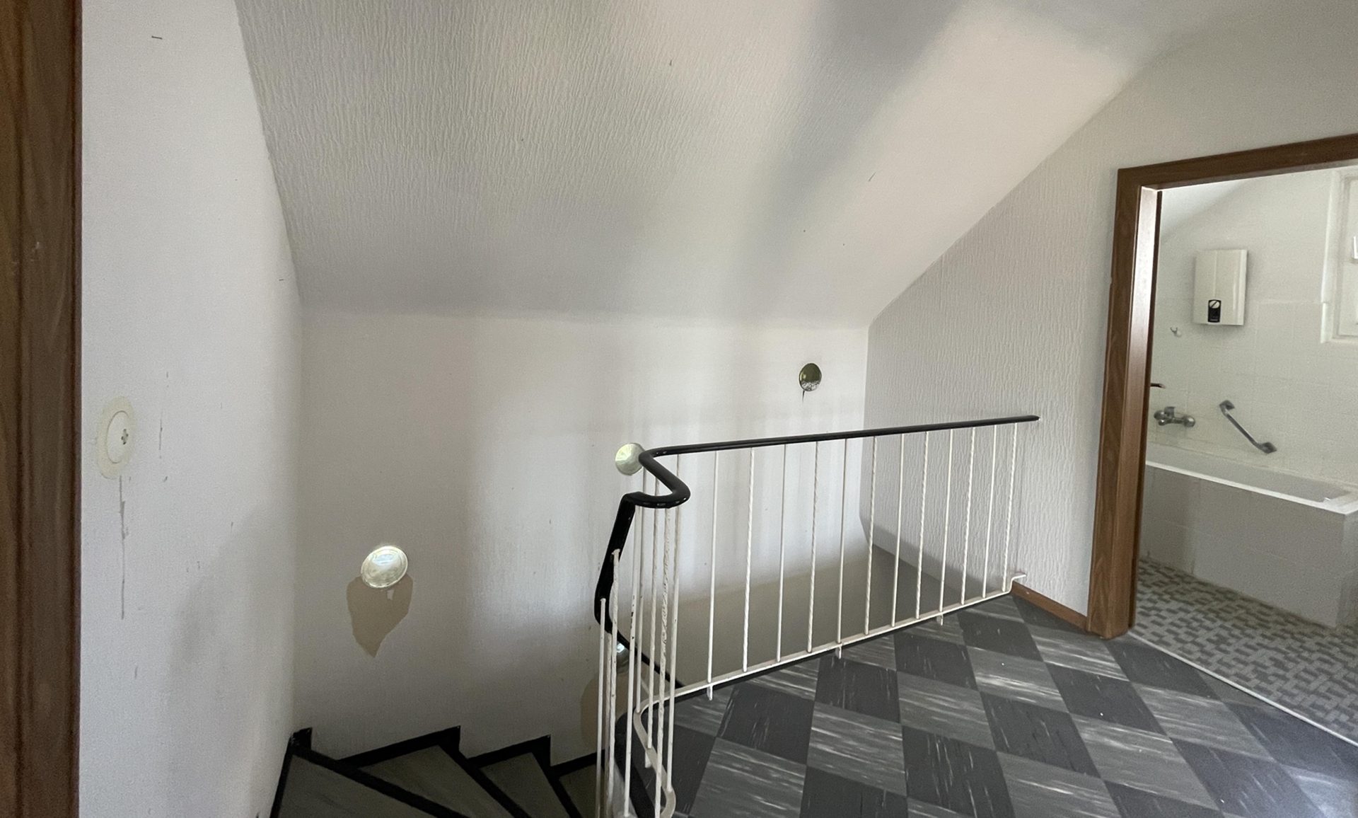 Immobilienangebot - Erftstadt / Liblar - Haus - Freistehendes Einfamilienhaus mit großzügigem Grundstück