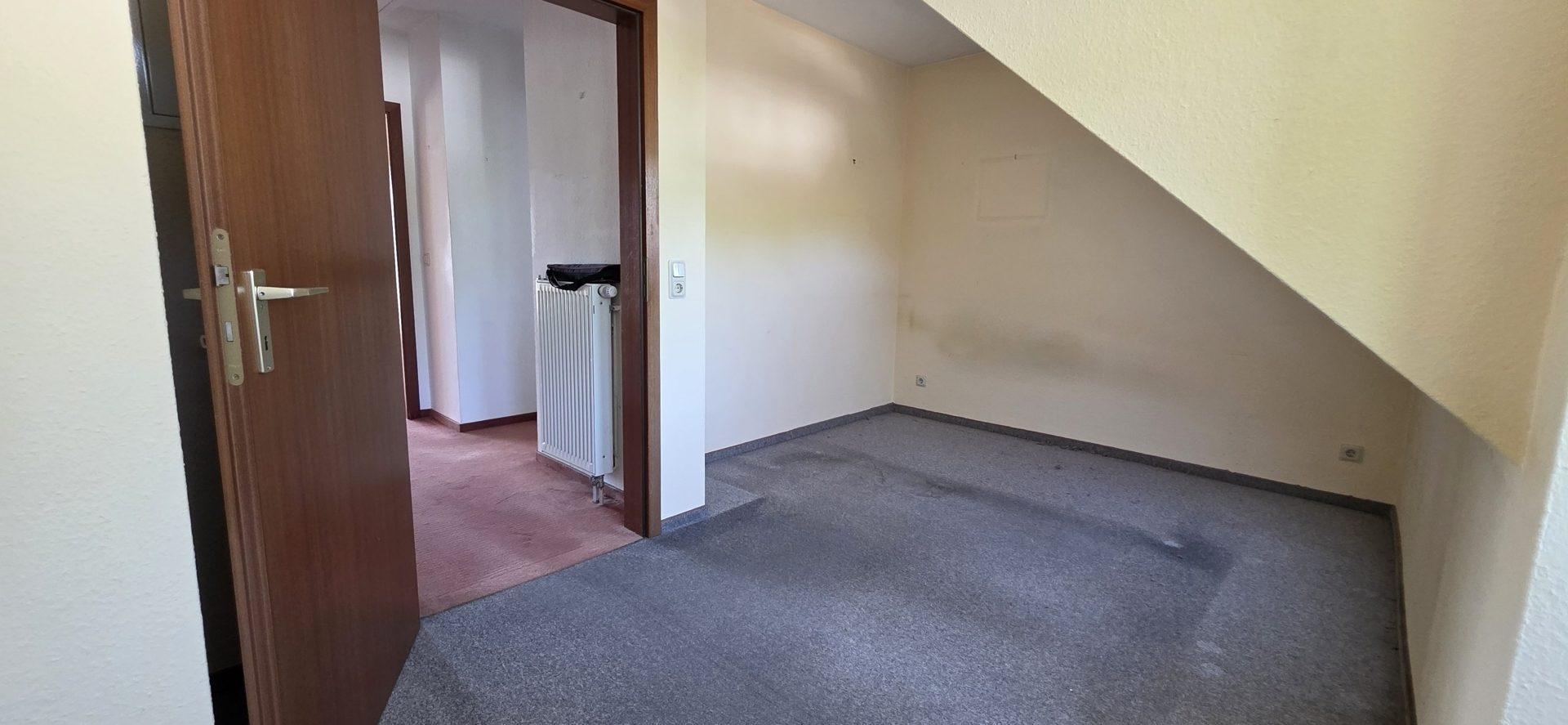 Immobilienangebot - Bonn / Tannenbusch - Wohnung - Charmante Dachgeschosswohnung!