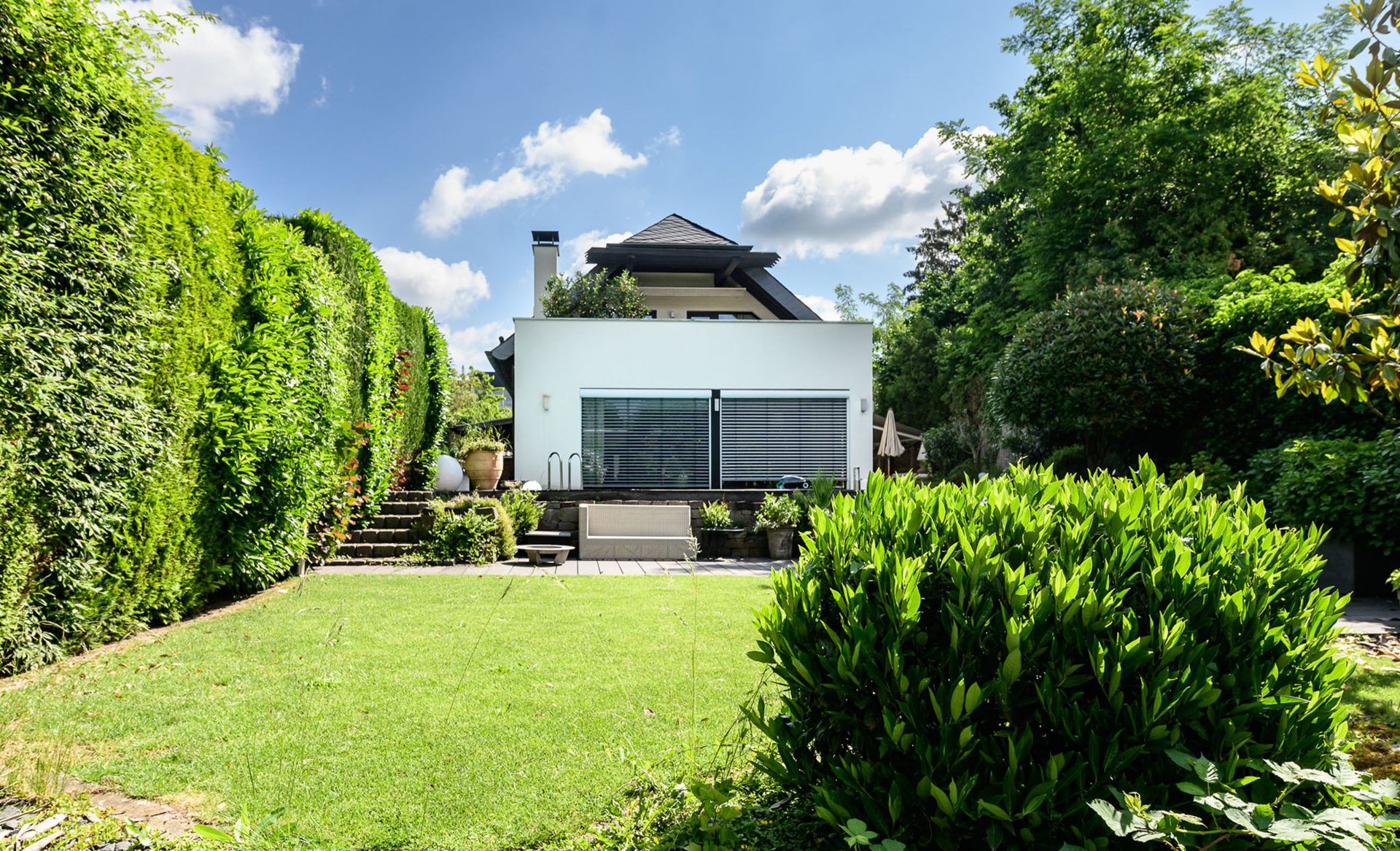 Immobilienangebot - Königswinter / Oberdollendorf - Haus - Wohnen mit Urlaubsflair – Ihr Zuhause mit Pool und Traumgarten!
