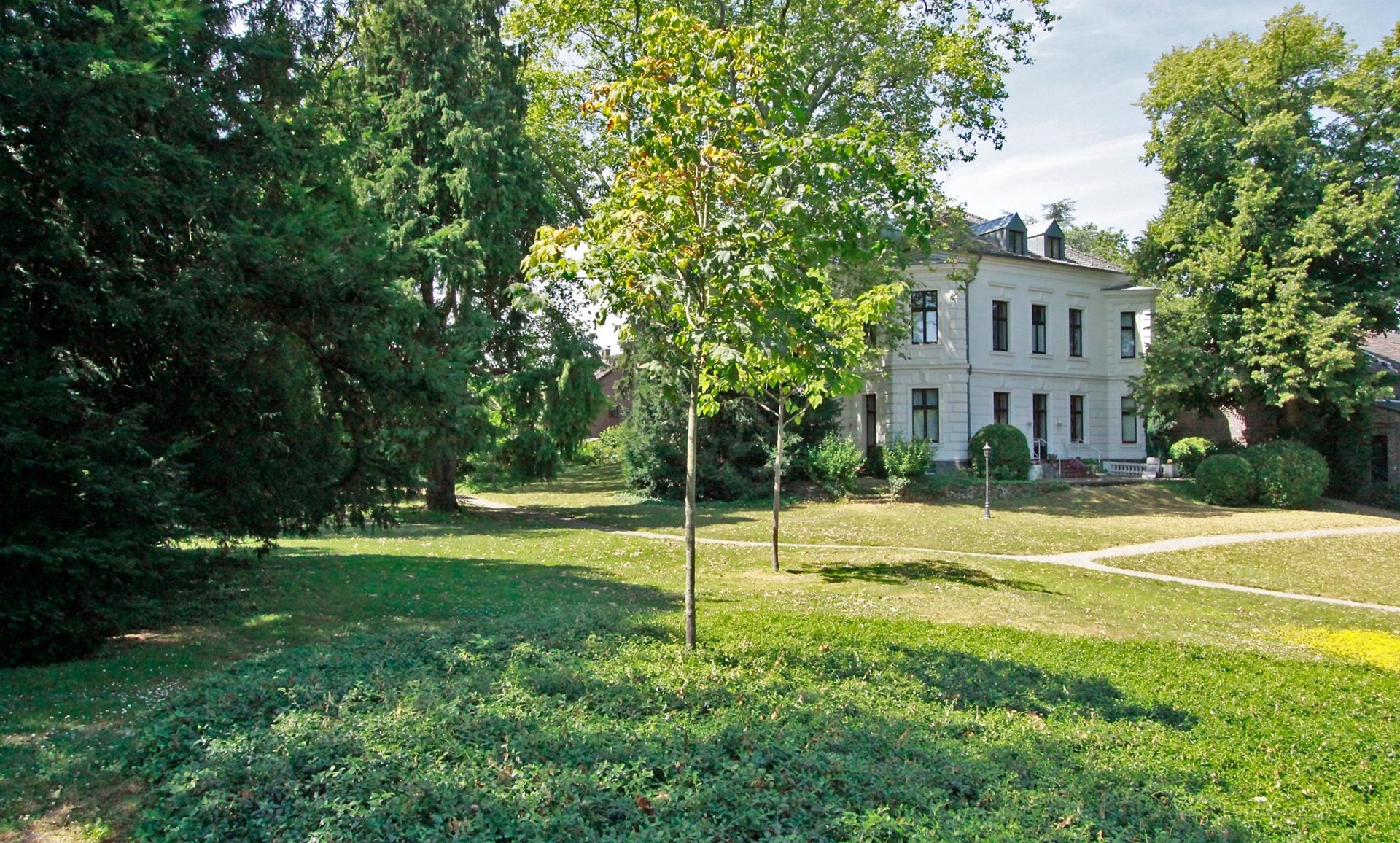 Immobilienangebot - Bornheim / Hersel - Wohnung - Stilvoll wohnen in denkmalgeschützter Hofanlage