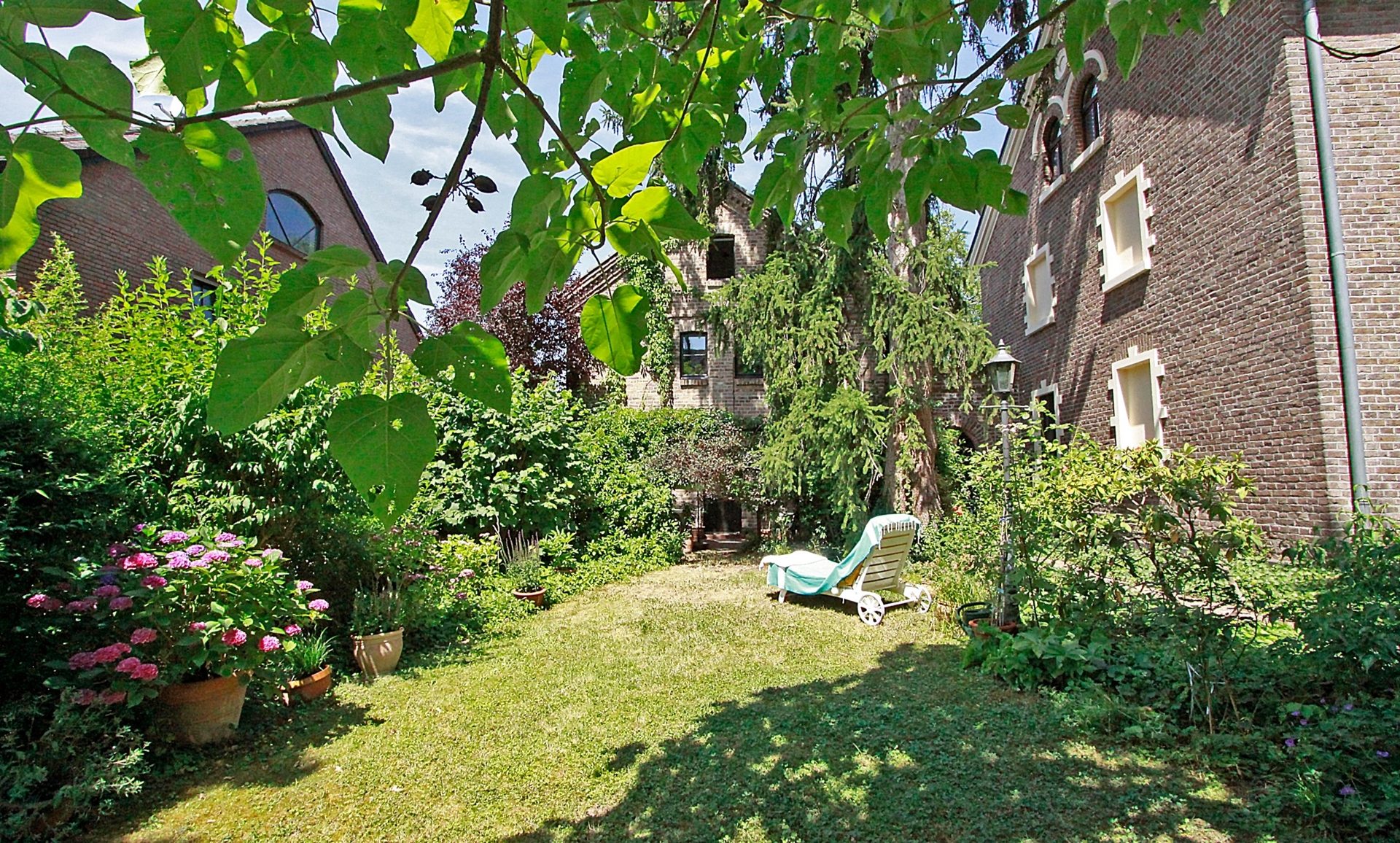 Immobilienangebot - Bornheim / Hersel - Wohnung - Stilvoll wohnen in denkmalgeschützter Hofanlage