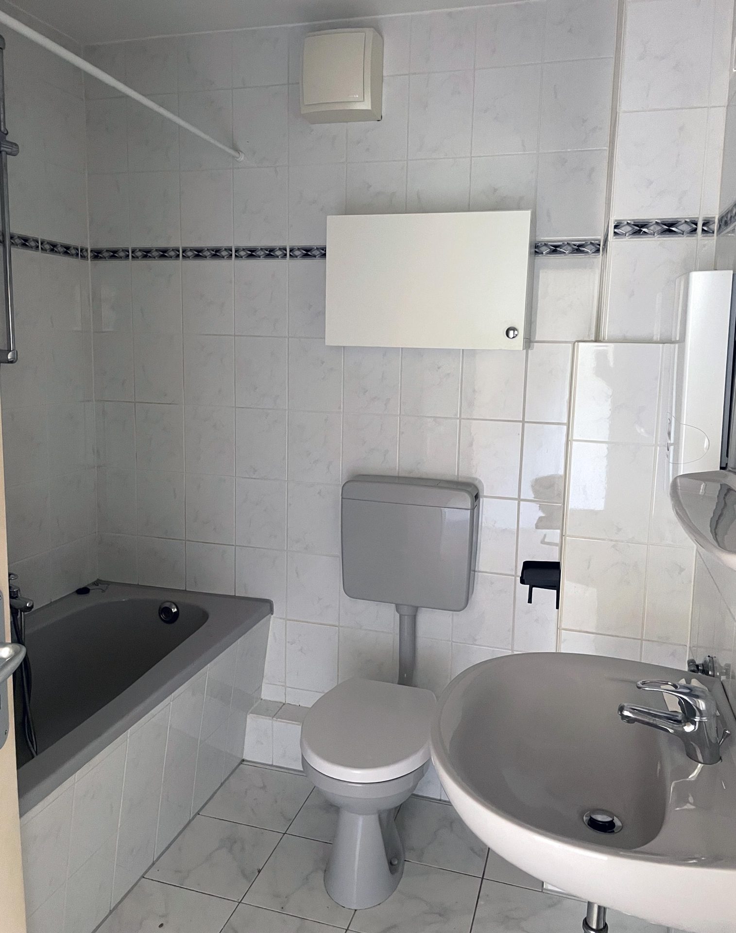 Immobilienangebot - Sankt Augustin / Mülldorf - Alle - Renditestark vermietet - steigerungsfähig durch DG-Rohling!