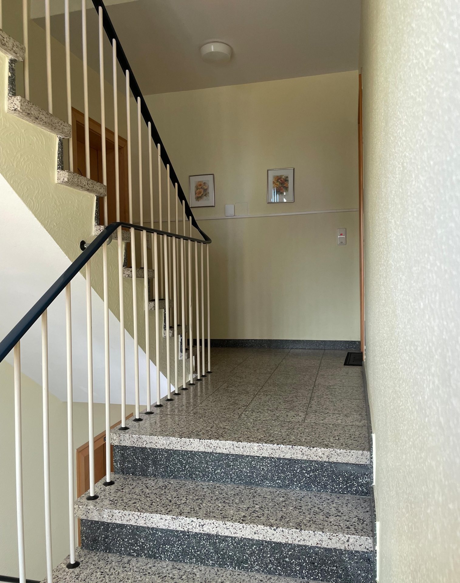 Immobilienangebot - Sankt Augustin / Mülldorf - Alle - Renditestark vermietet - steigerungsfähig durch DG-Rohling!