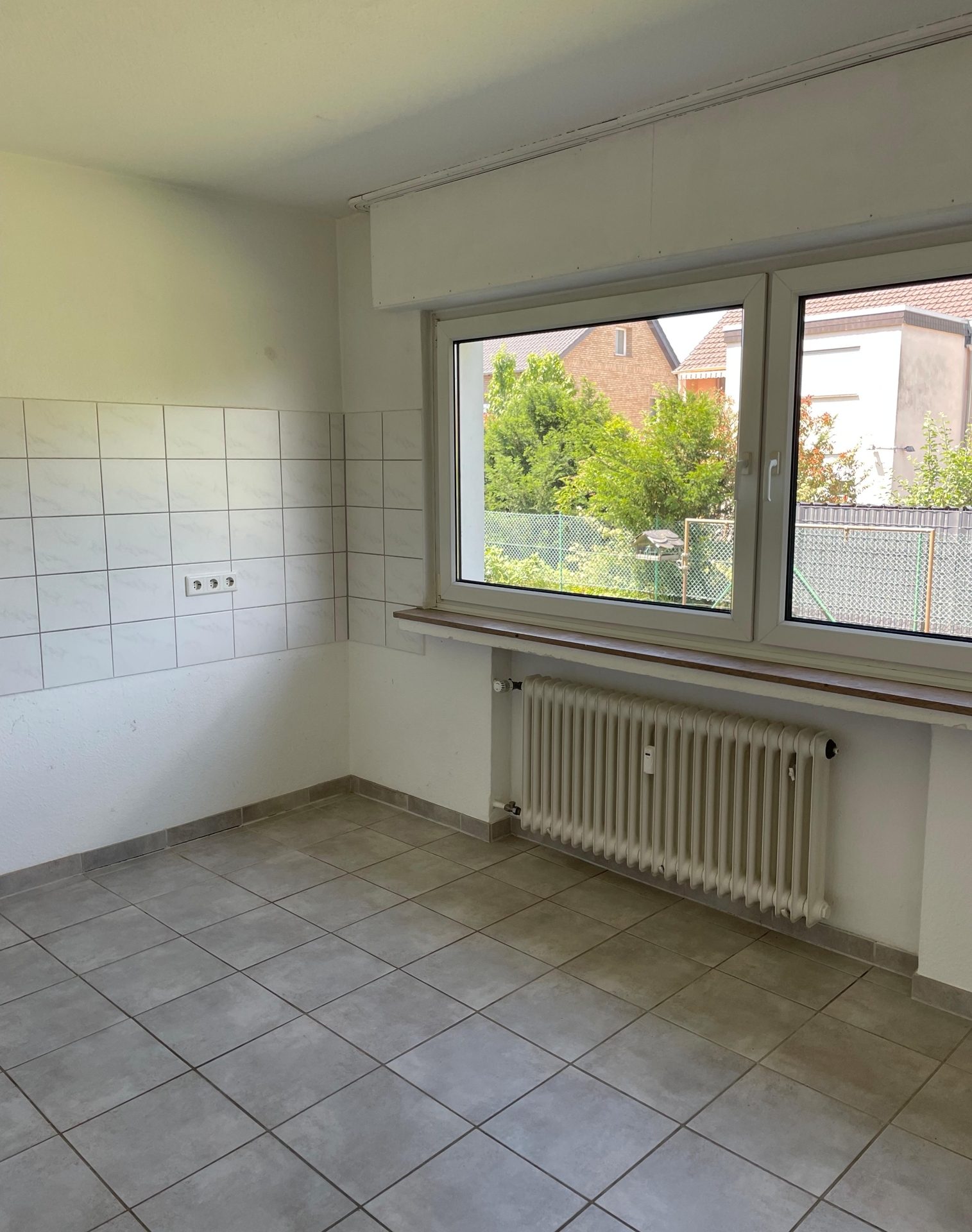 Immobilienangebot - Sankt Augustin / Mülldorf - Alle - Renditestark vermietet - steigerungsfähig durch DG-Rohling!