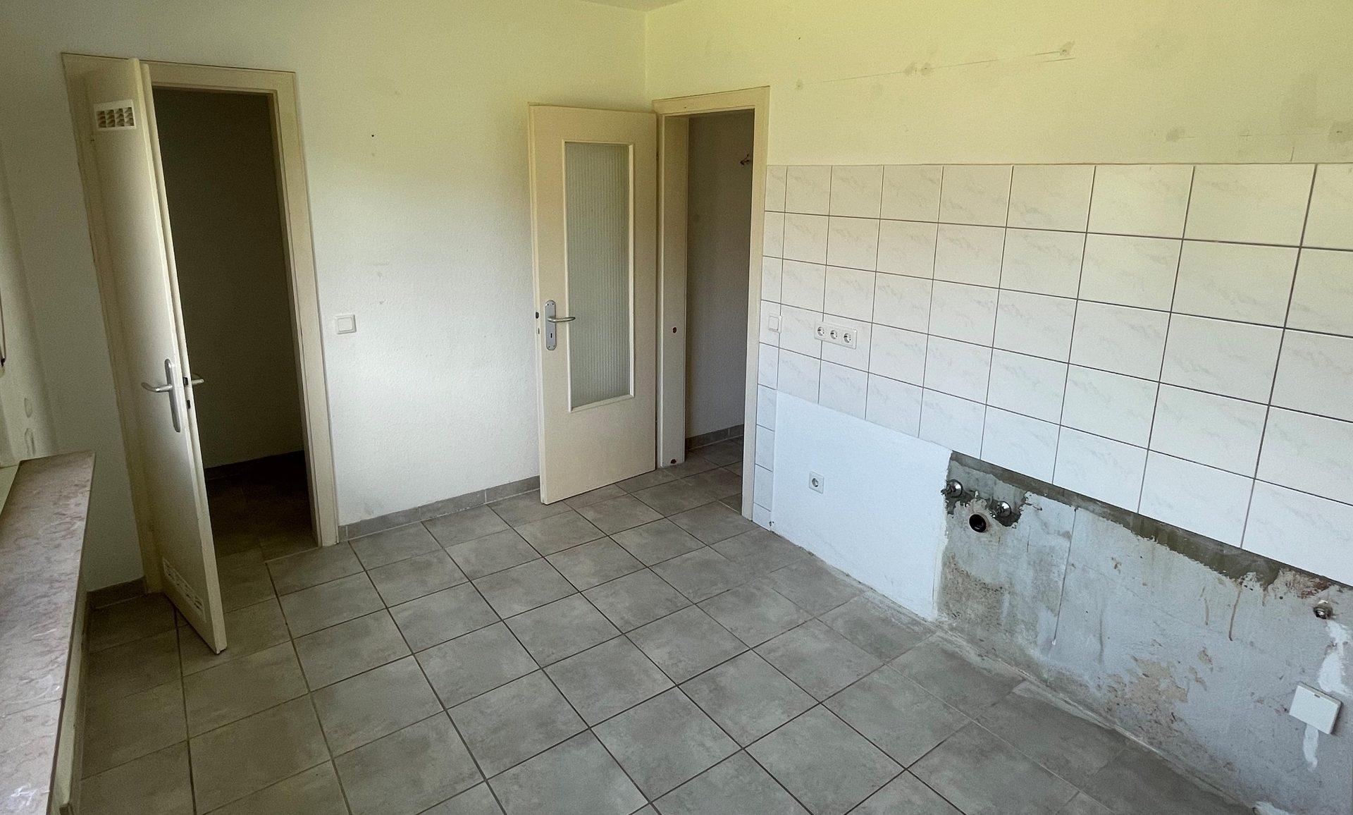 Immobilienangebot - Sankt Augustin / Mülldorf - Alle - Renditestark vermietet - steigerungsfähig durch DG-Rohling!