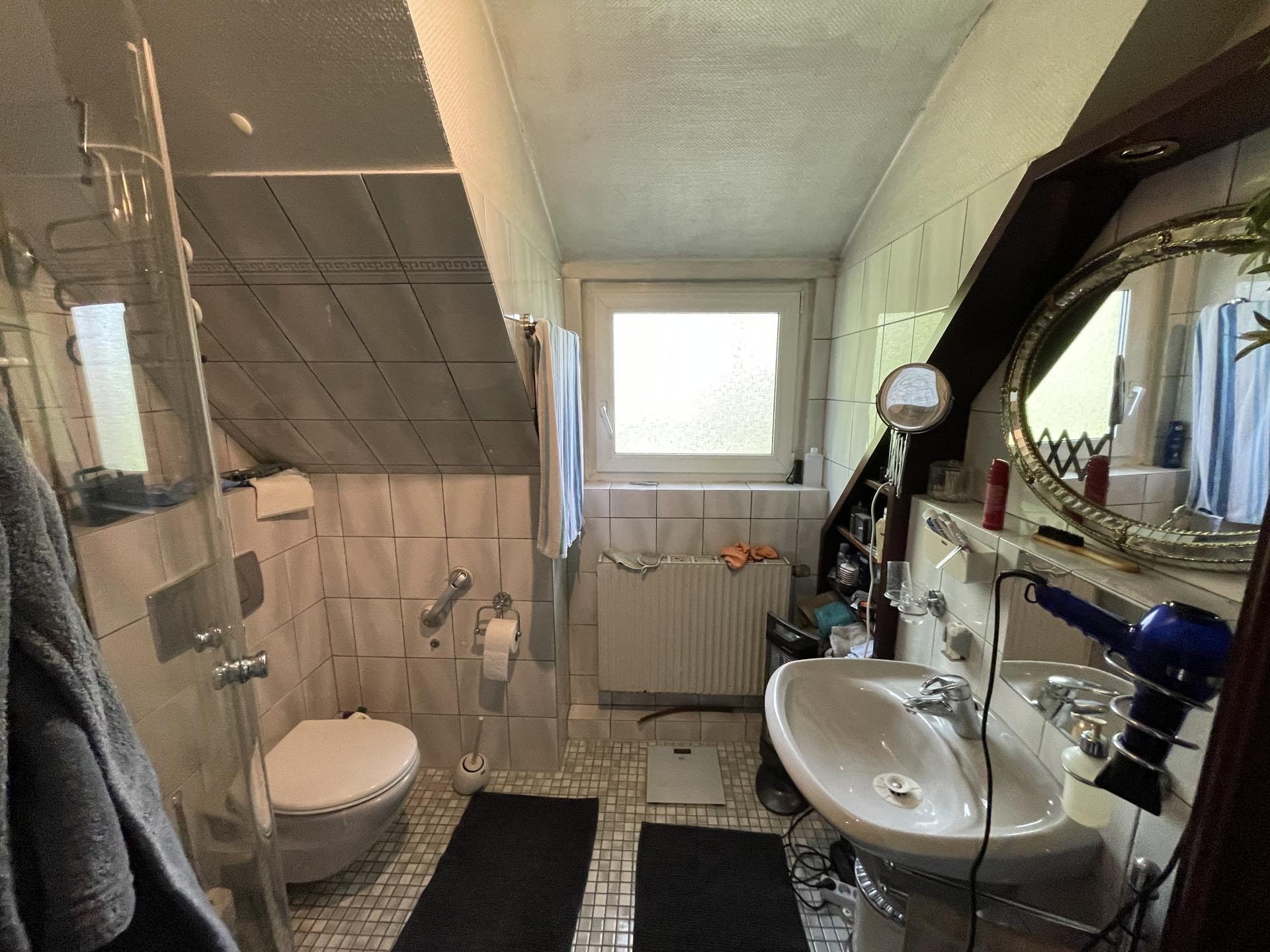 Immobilienangebot - Köln / Vingst - Haus - Charmante Doppelhaushälfte mit Entwicklungsmöglichkeiten