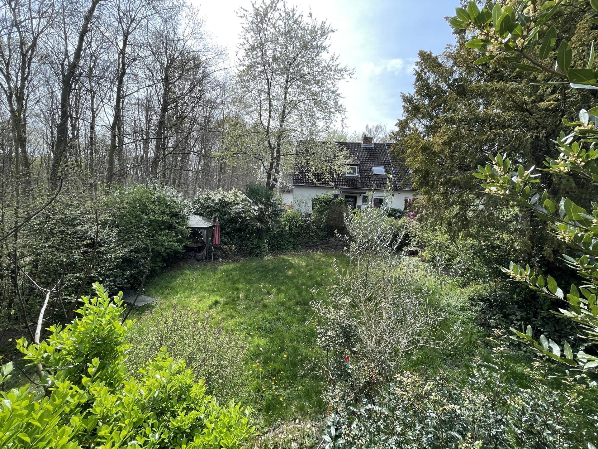 Immobilienangebot - Köln / Vingst - Haus - Charmante Doppelhaushälfte mit Entwicklungsmöglichkeiten