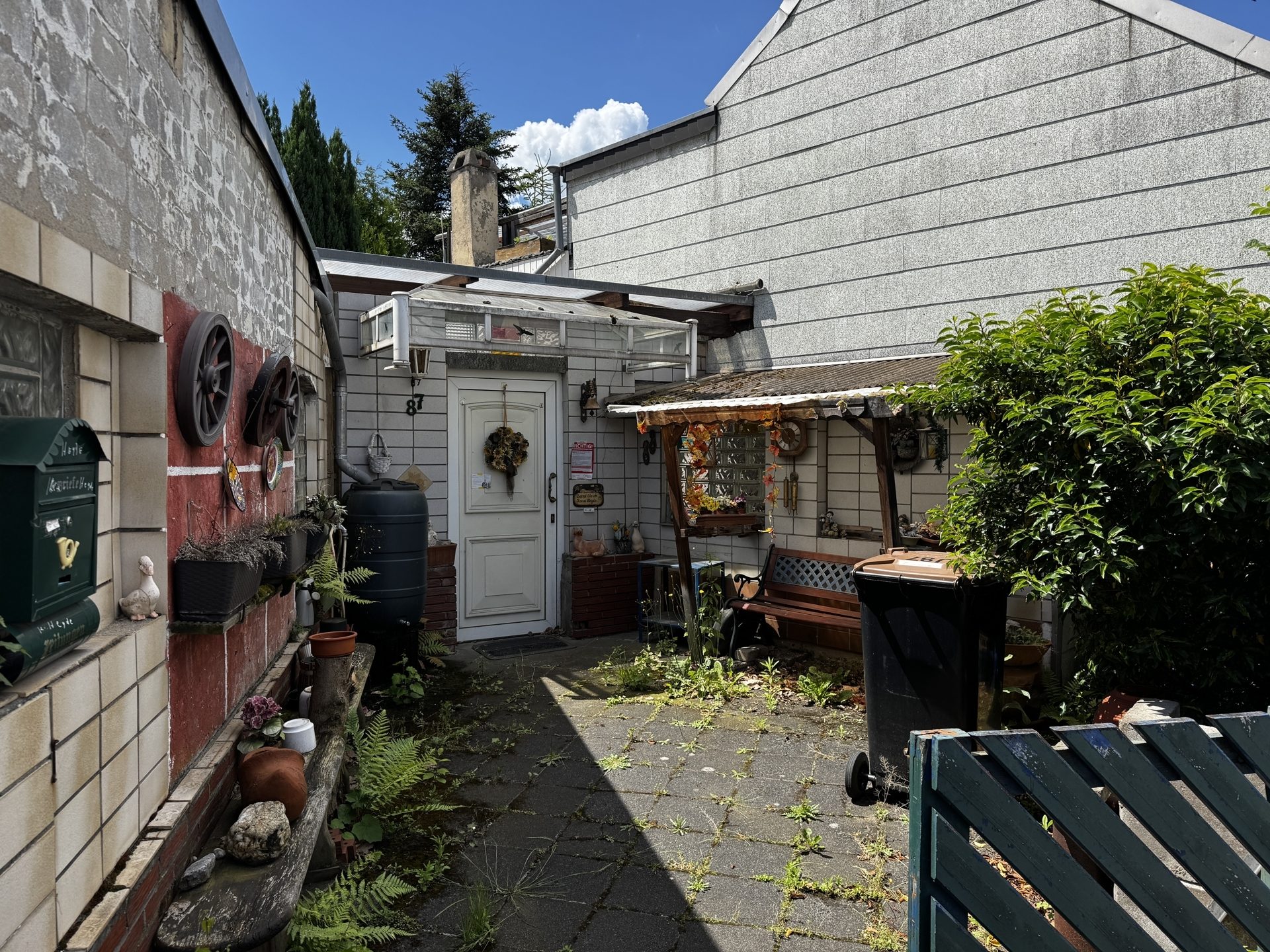 Immobilienangebot - Köln / Lövenich - Haus - Sanieren wird schwierig