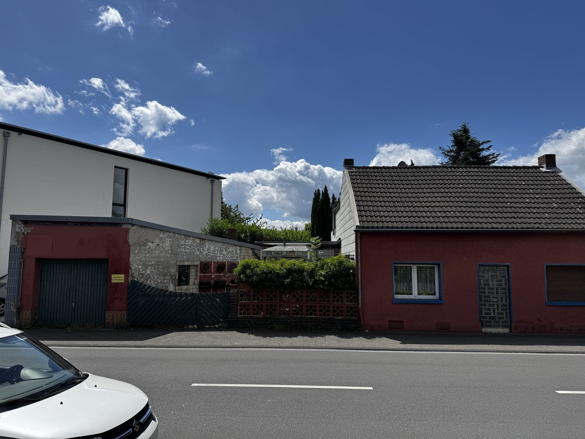Immobilienangebot - Köln / Lövenich - Haus - Sanieren wird schwierig