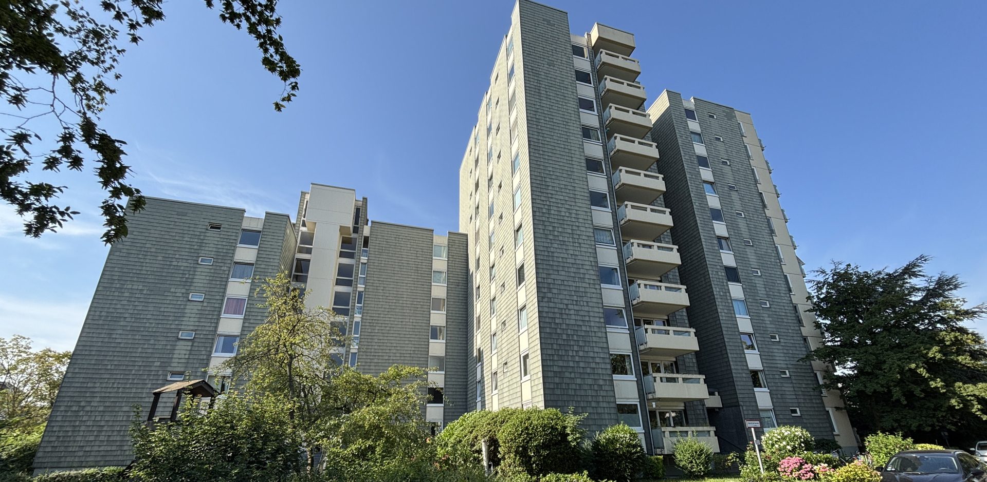 Immobilienangebot - Köln / Poll - Wohnung - Maisonettewohnung mit spektakulärer Dachterrasse und unverbautem Rheinblick – mit Erbpacht!