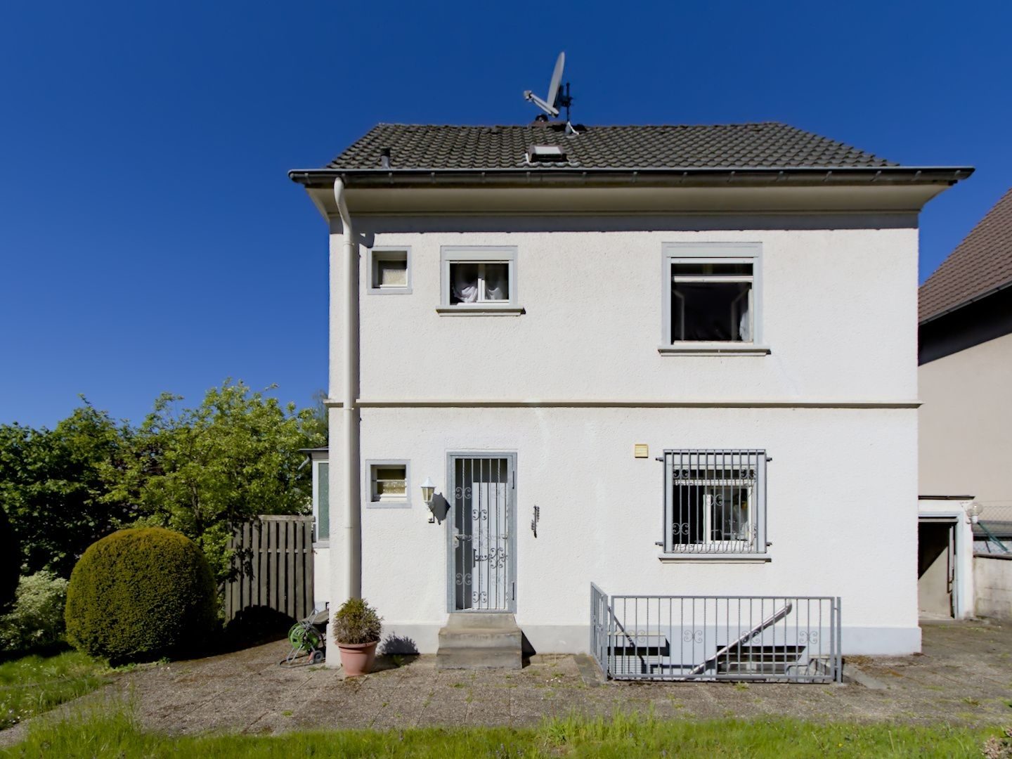 Immobilienangebot - Bergisch Gladbach - Haus - Haus mit Potenzial und Traumgrundstück
