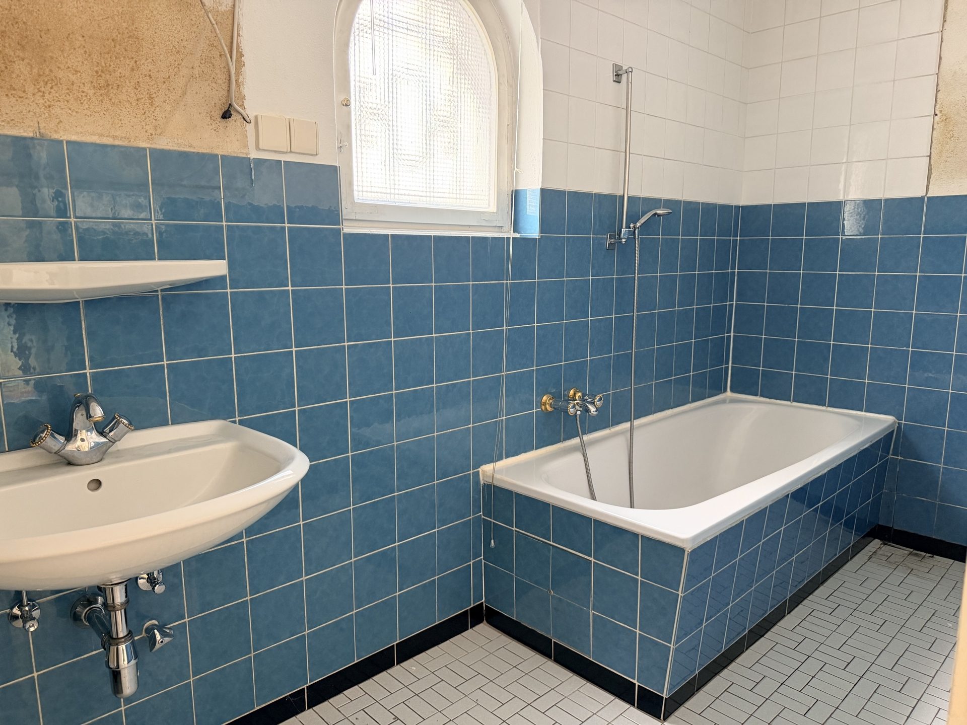 Immobilienangebot - Bergisch Gladbach - Haus - Haus mit Potenzial und Traumgrundstück