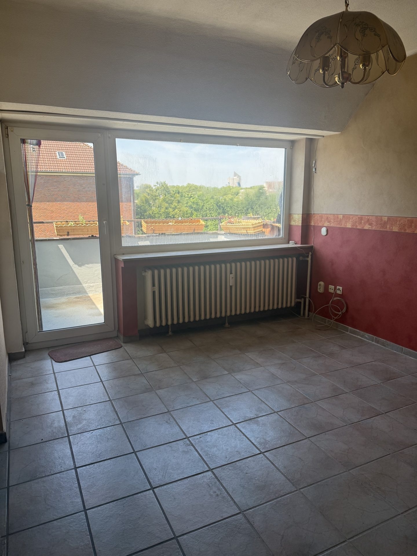 Immobilienangebot - Köln / Humboldt-Gremberg - Wohnung - Charmante Dachgeschosswohnung mit Dachterrasse