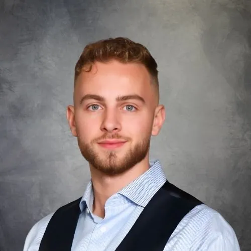 Enzo Schönherr - Immobilienmakler für Bestandsimmobilien in Düsseldorf bei S Immobilienpartner
