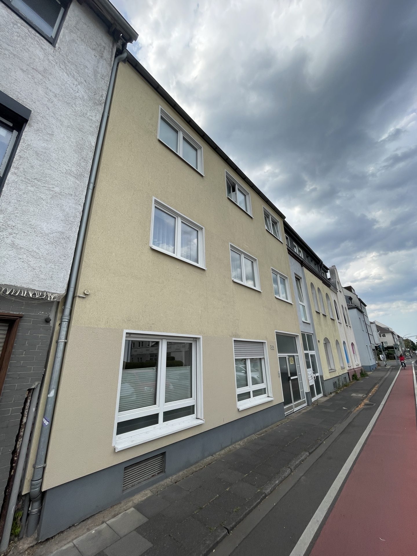 Immobilienangebot - Köln / Niehl - Alle - Attraktives Mehrfamilienhaus mit vier Wohneinheiten in verkehrsgünstiger Lage von Köln-Niehl!