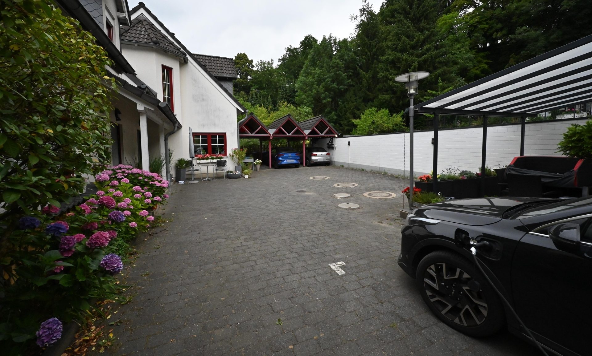 Immobilienangebot - Bergisch Gladbach / Hebborn - Haus - Fachwerkhaus mit Charme – besonderer Wohnkomfort direkt am Waldrand - zweites Objekt bald verfügbar