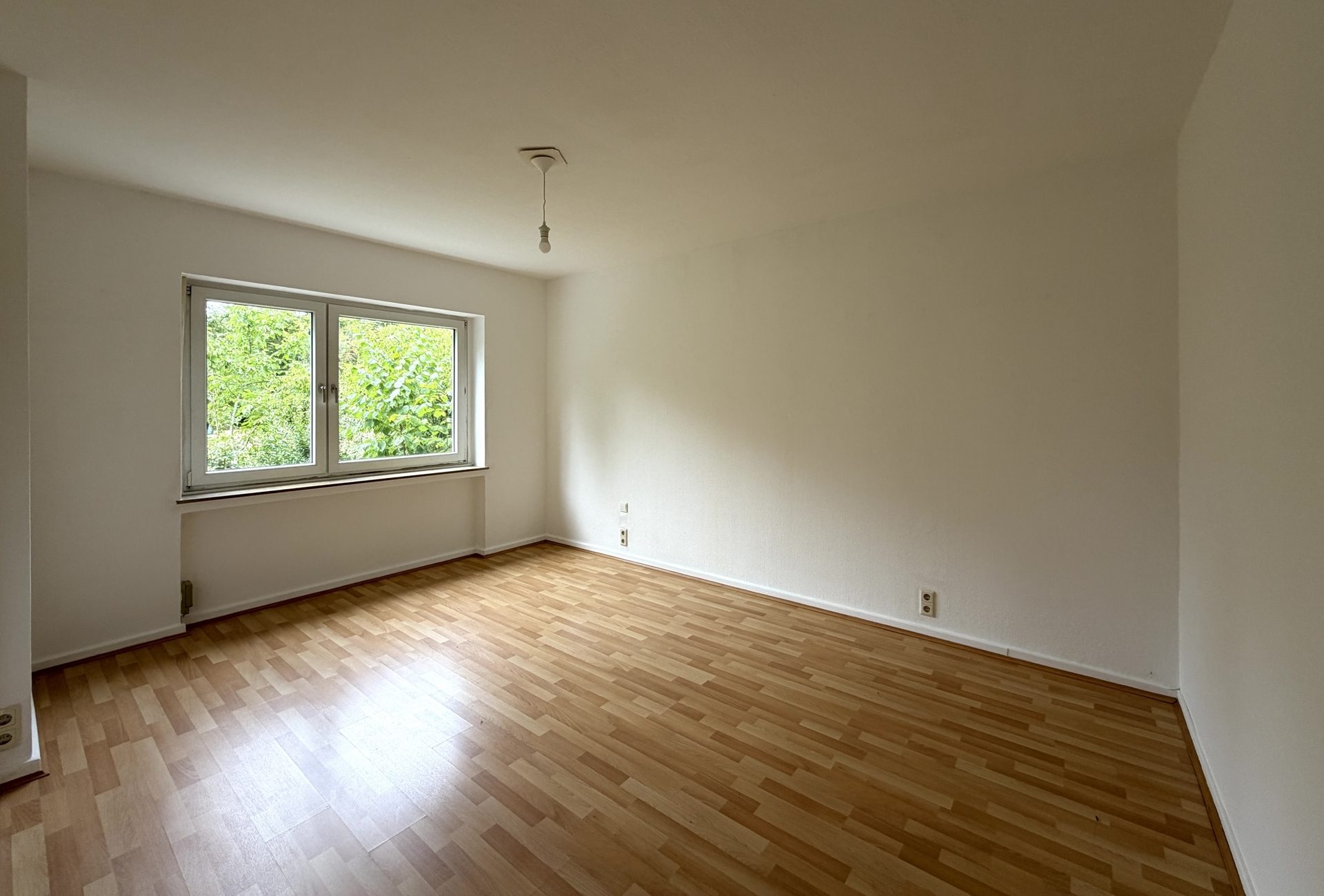 Immobilienangebot - Bonn / Rüngsdorf - Haus - Drei Wohnungen, viele Möglichkeiten – Aufgeteiltes Mehrfamilienhaus in Bonn-Rüngsdorf!