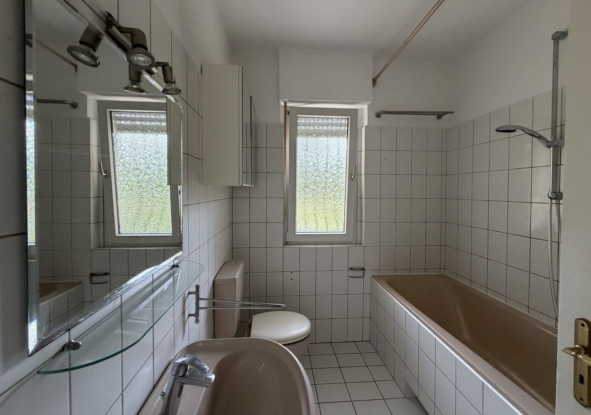 Immobilienangebot - Bonn / Rüngsdorf - Haus - Drei Wohnungen, viele Möglichkeiten – Aufgeteiltes Mehrfamilienhaus in Bonn-Rüngsdorf!