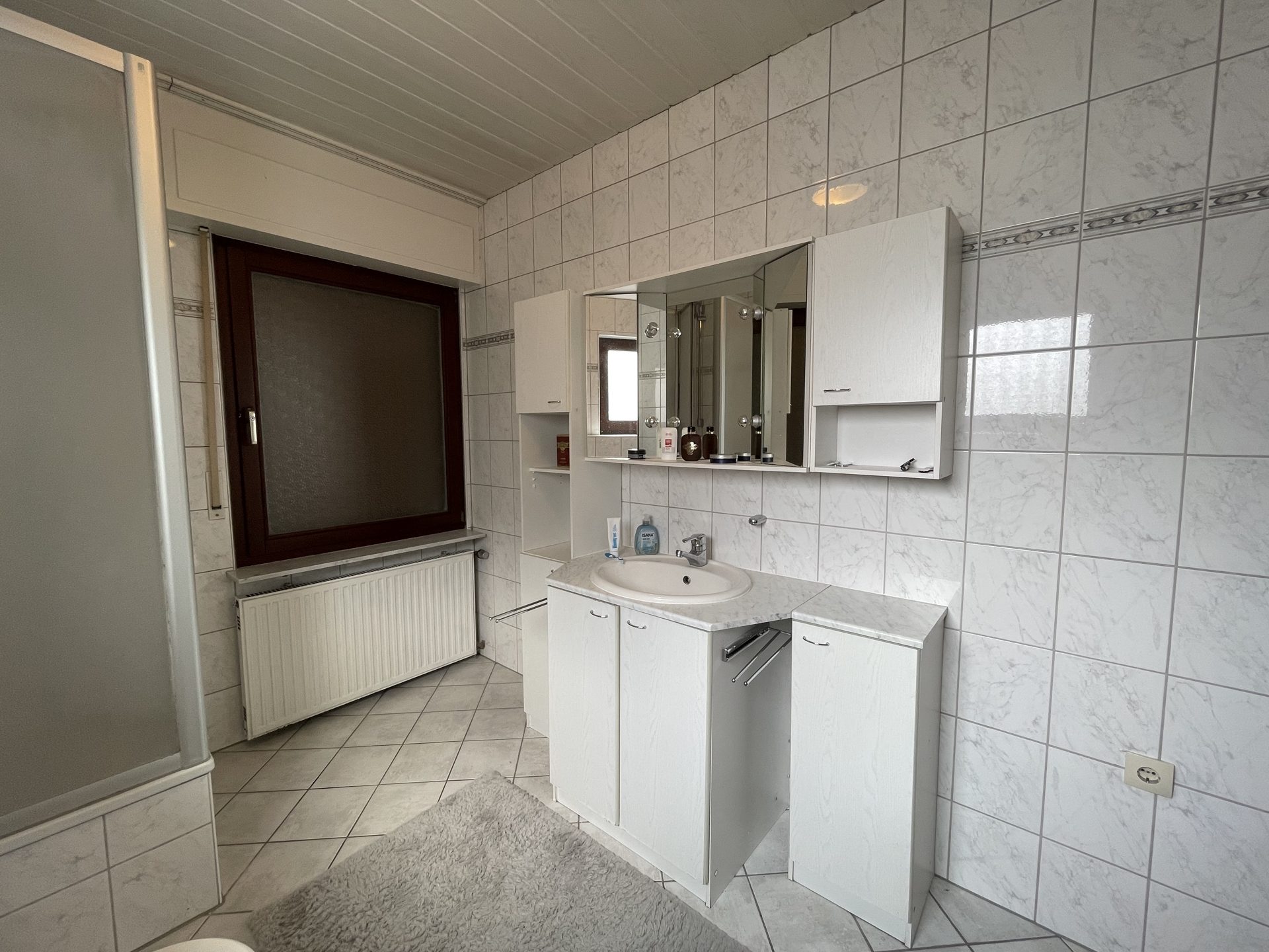 Immobilienangebot - Köln - Haus - Ein Haus, viele Möglichkeiten – Einfamilienhaus mit separater Wohneinheit