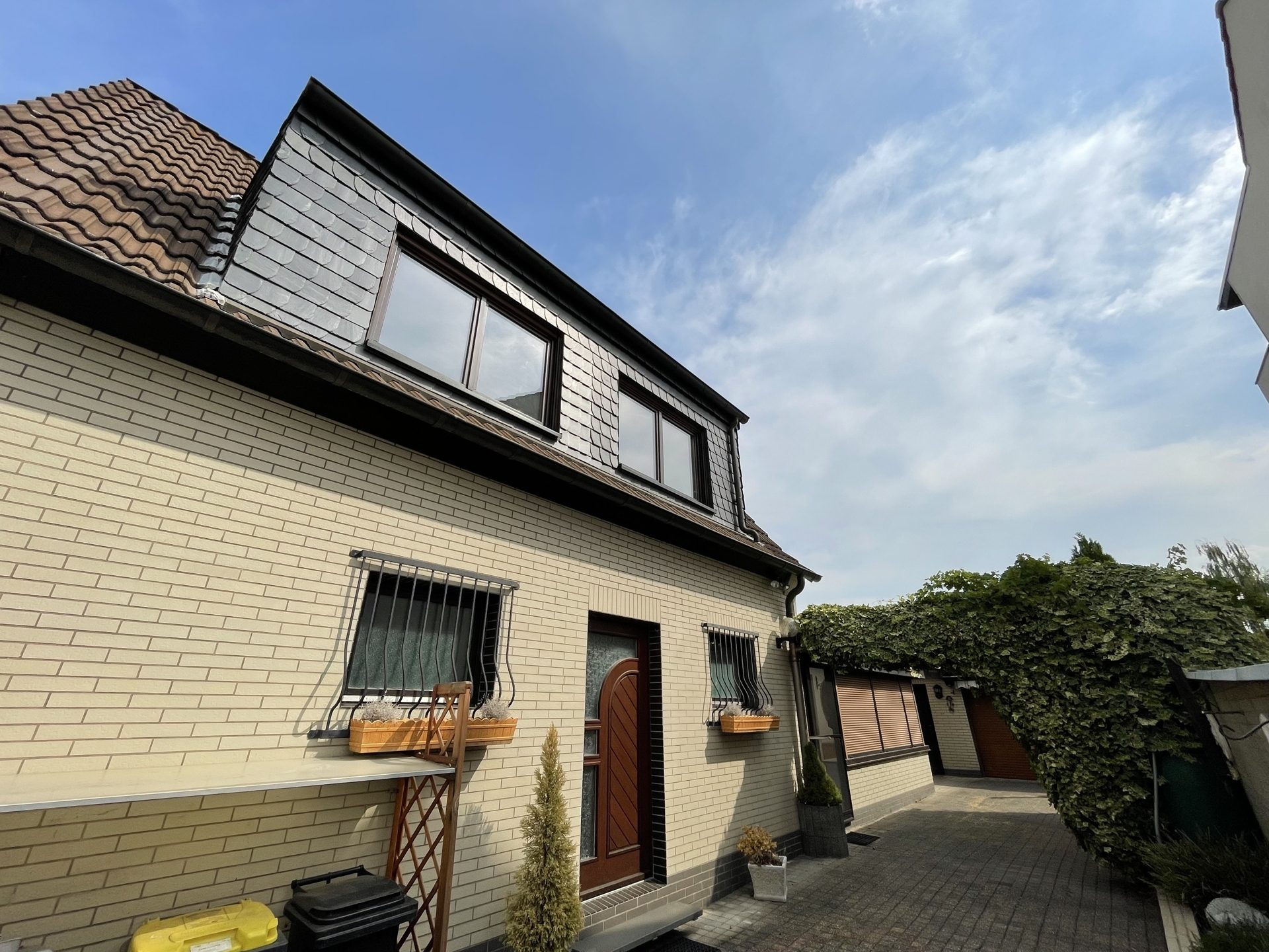Immobilienangebot - Köln - Haus - Ein Haus, viele Möglichkeiten – Einfamilienhaus mit separater Wohneinheit