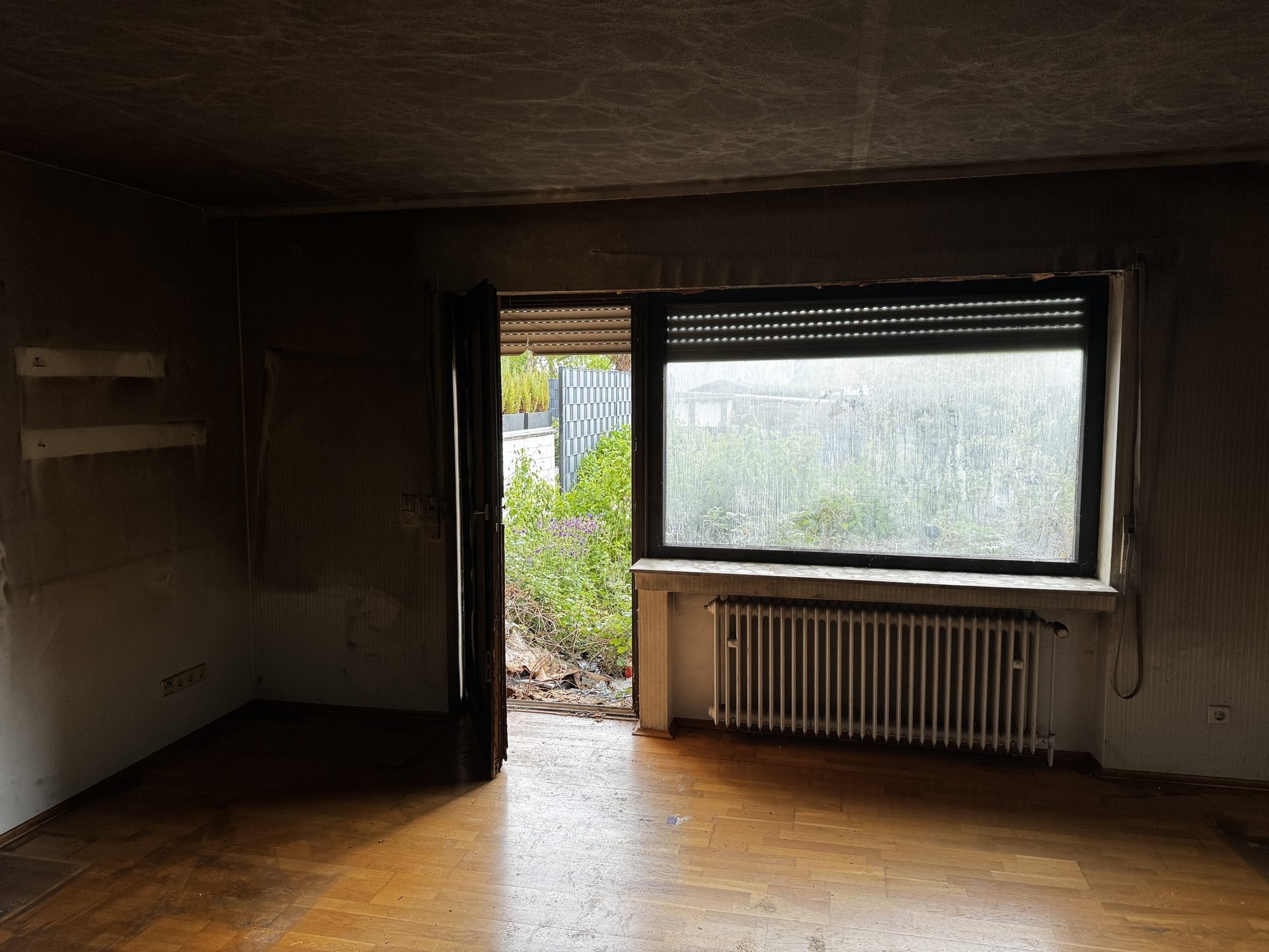 Immobilienangebot - Köln / Lind - Haus - Sanierungsbedürftiges Reihenhaus mit großem Entwicklungspotenzial