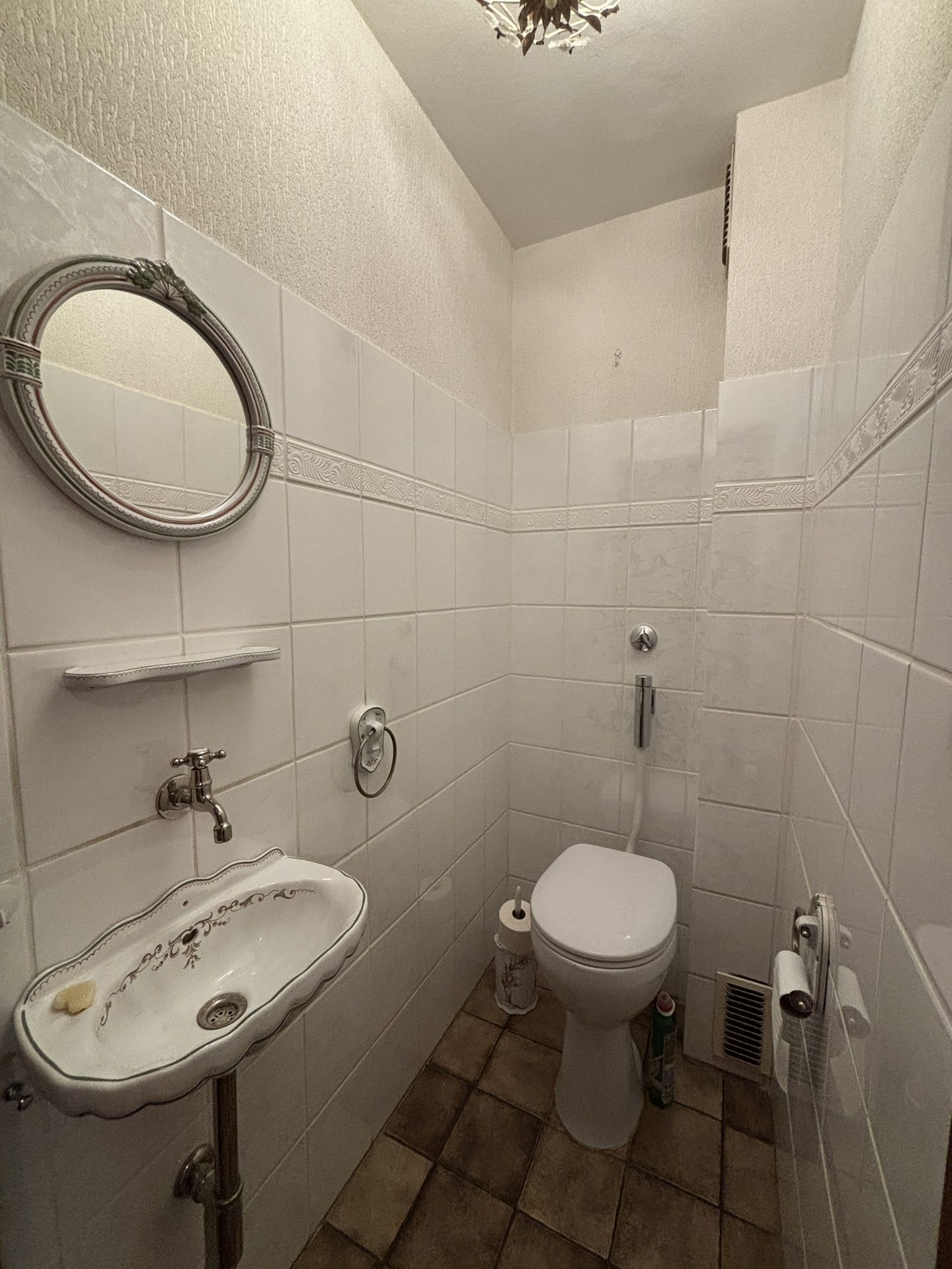 Immobilienangebot - Köln - Wohnung - Großzügig, hell und Einzelgarage in Rhein-Nähe!