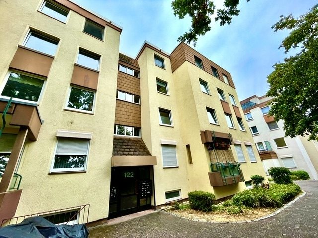Immobilienangebot - Bonn - Wohnung - Zwangsversteigerung
Vermietete 3-Zimmer-Eigentumswohnung mit Balkon und Tiefgaragenstellplatz in gepflegter Wohnanlage
