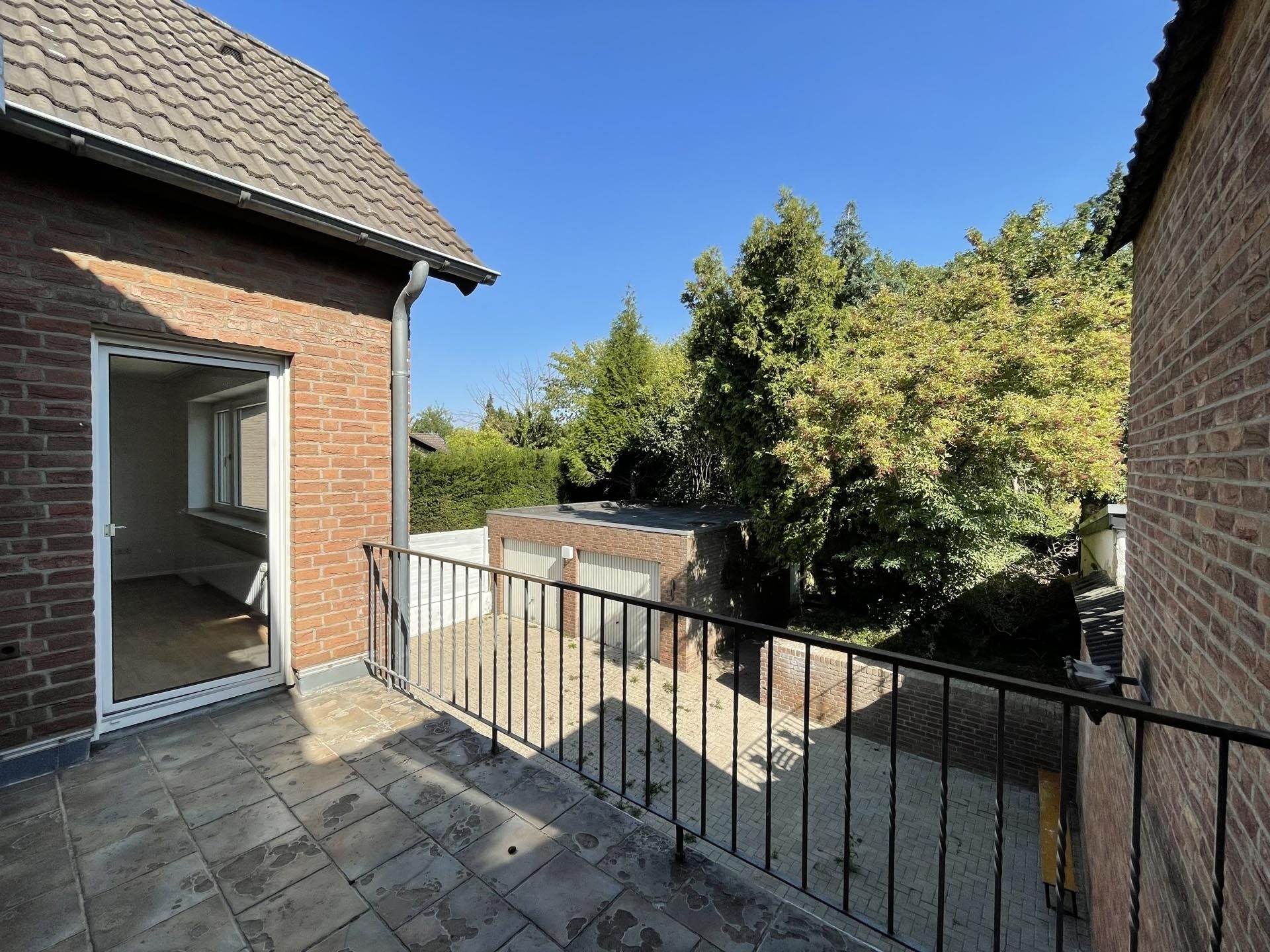 Immobilienangebot - Bedburg-Lipp/Millendorf - Haus - Ein Zuhause mit viel Platz – Doppelhaushälfte auf großzügigem Grundstück