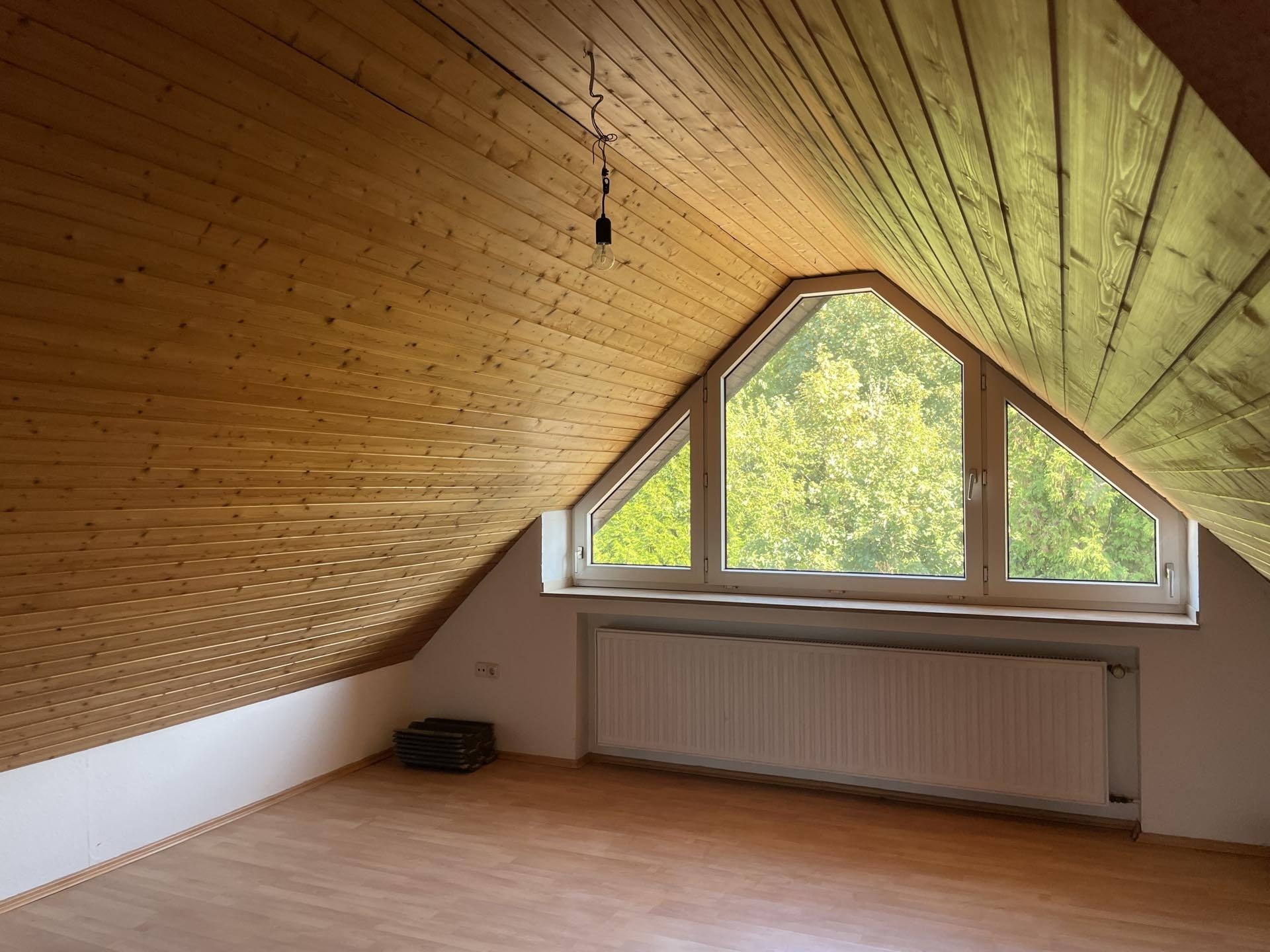 Immobilienangebot - Bedburg-Lipp/Millendorf - Haus - Ein Zuhause mit viel Platz – Doppelhaushälfte auf großzügigem Grundstück