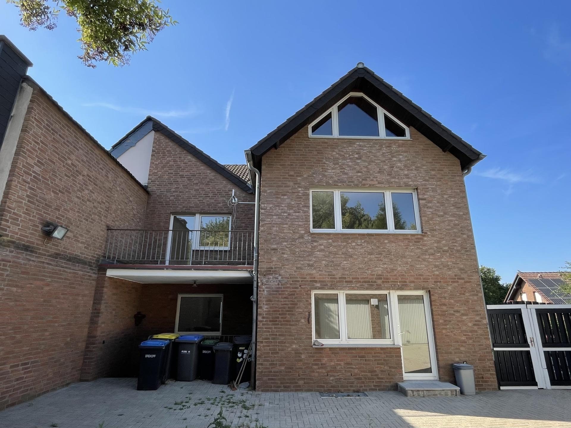Immobilienangebot - Bedburg-Lipp/Millendorf - Haus - Ein Zuhause mit viel Platz – Doppelhaushälfte auf großzügigem Grundstück