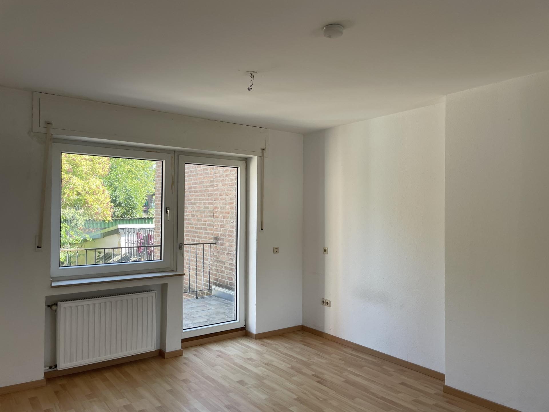 Immobilienangebot - Bedburg-Lipp/Millendorf - Haus - Ein Zuhause mit viel Platz – Doppelhaushälfte auf großzügigem Grundstück