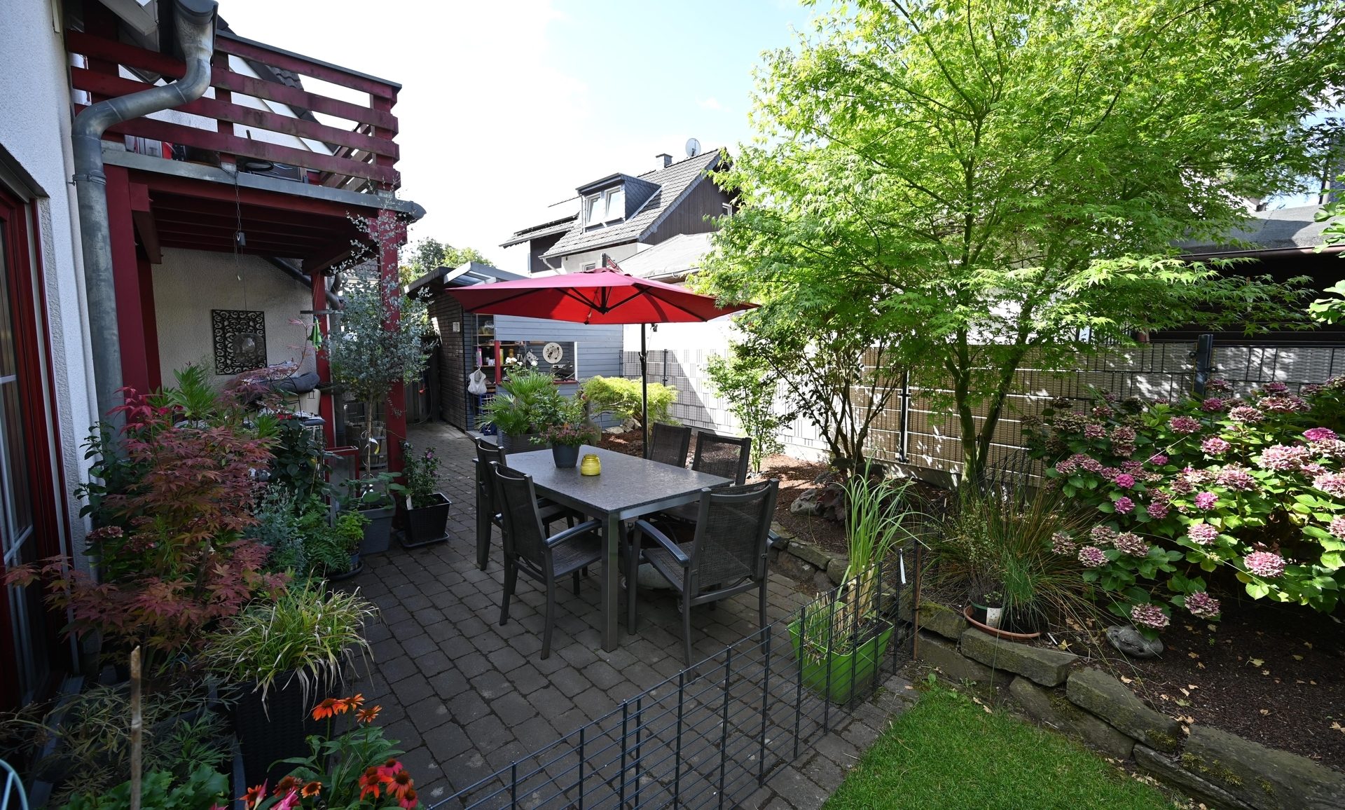 Immobilienangebot - Bergisch Gladbach / Hebborn - Haus - Einziehen & wohlfühlen – modernes Zuhause mit Garten am Waldrand – 2. Objekt verfügbar