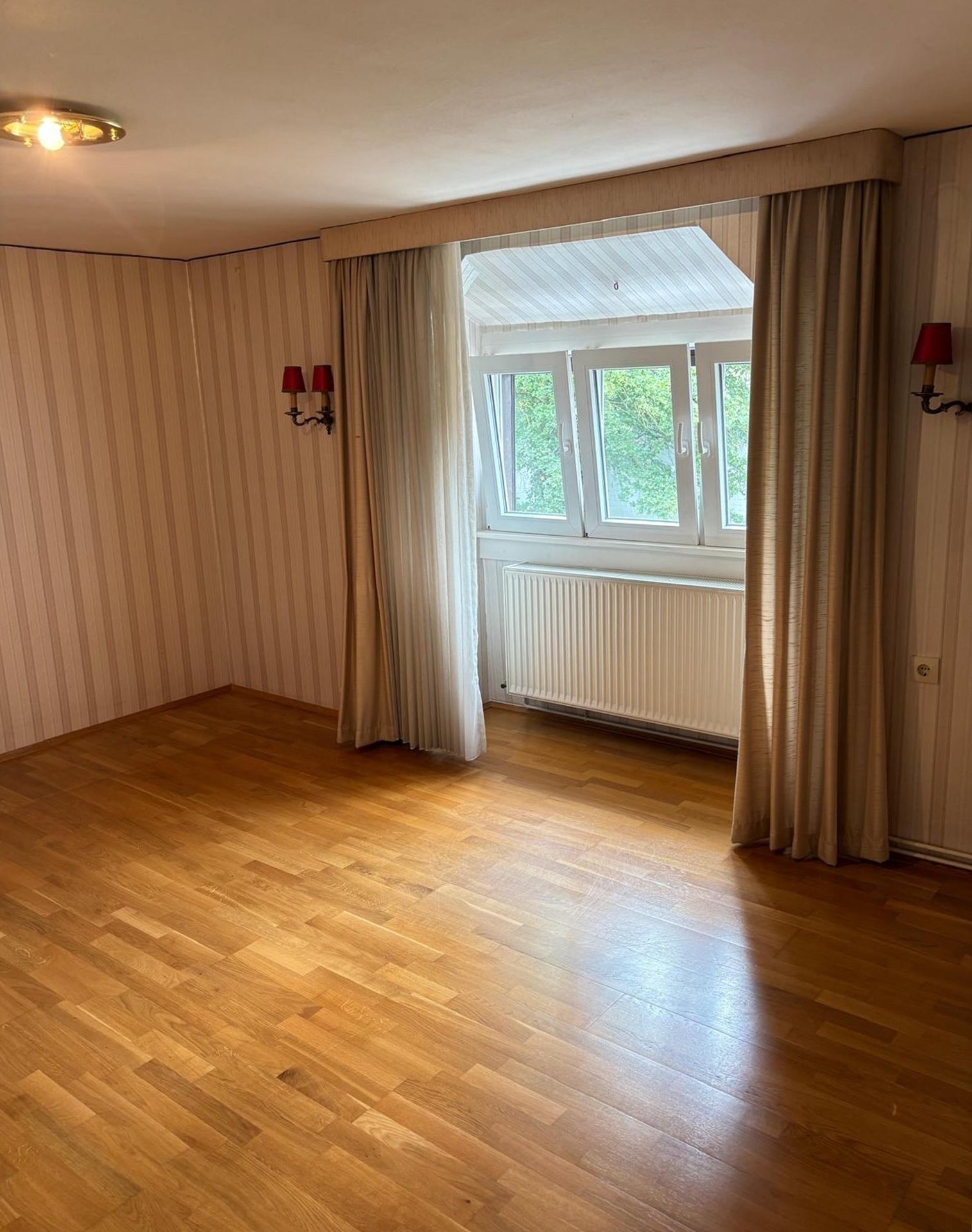 Immobilienangebot - Bonn / Holtorf - Haus - Raum für Ihre Wohnideen – Einfamilienhaus mit Charakter